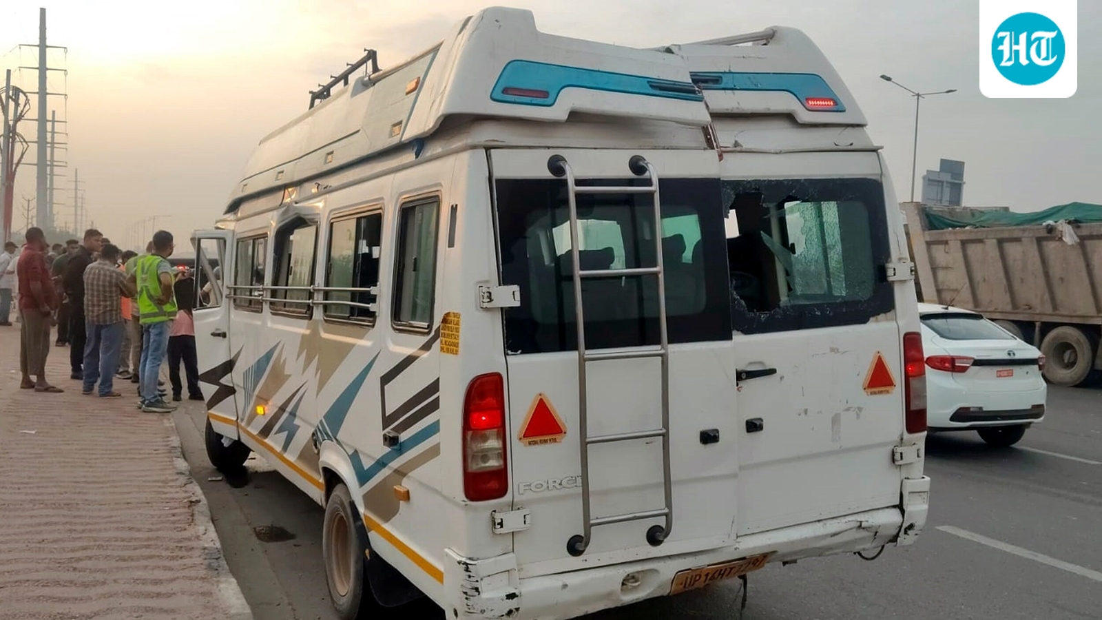 8 killed after tempo traveller plunges into gorge in Tamil Nadu, PM Modi condoles