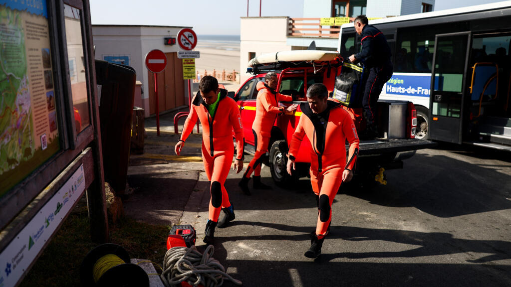 Four migrants die in north France trying to board small boat to cross Channel