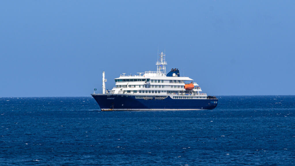 Cruise ship waiting for help off Cape Verde amid suspected deadly hantavirus outbreak