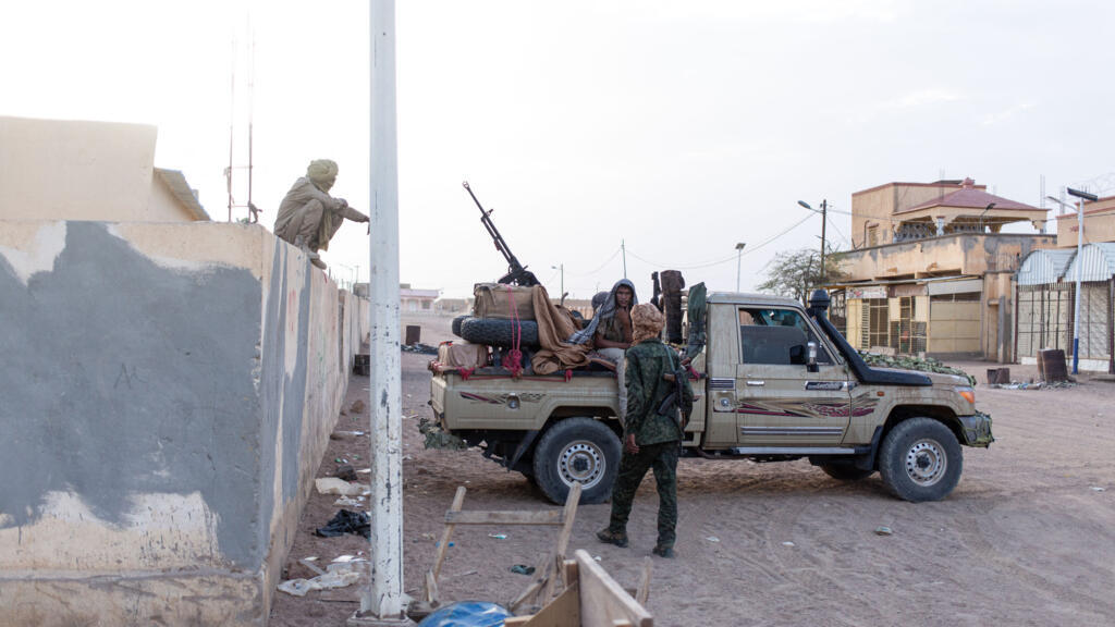 Mali insurgents attack prison and multiple towns, army says