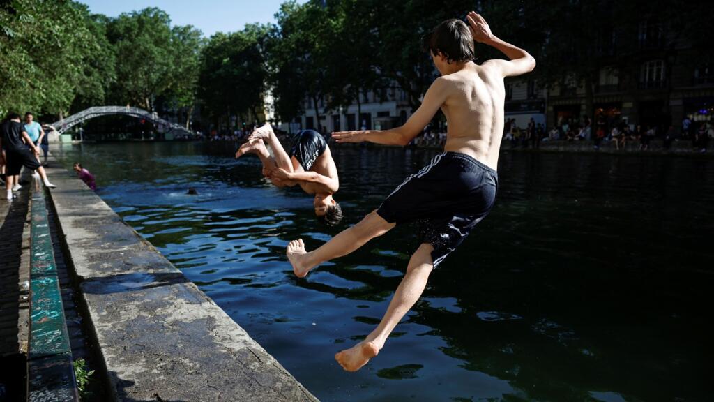 Paris's largest outside swimming pool opens early ahead of massive heatwave