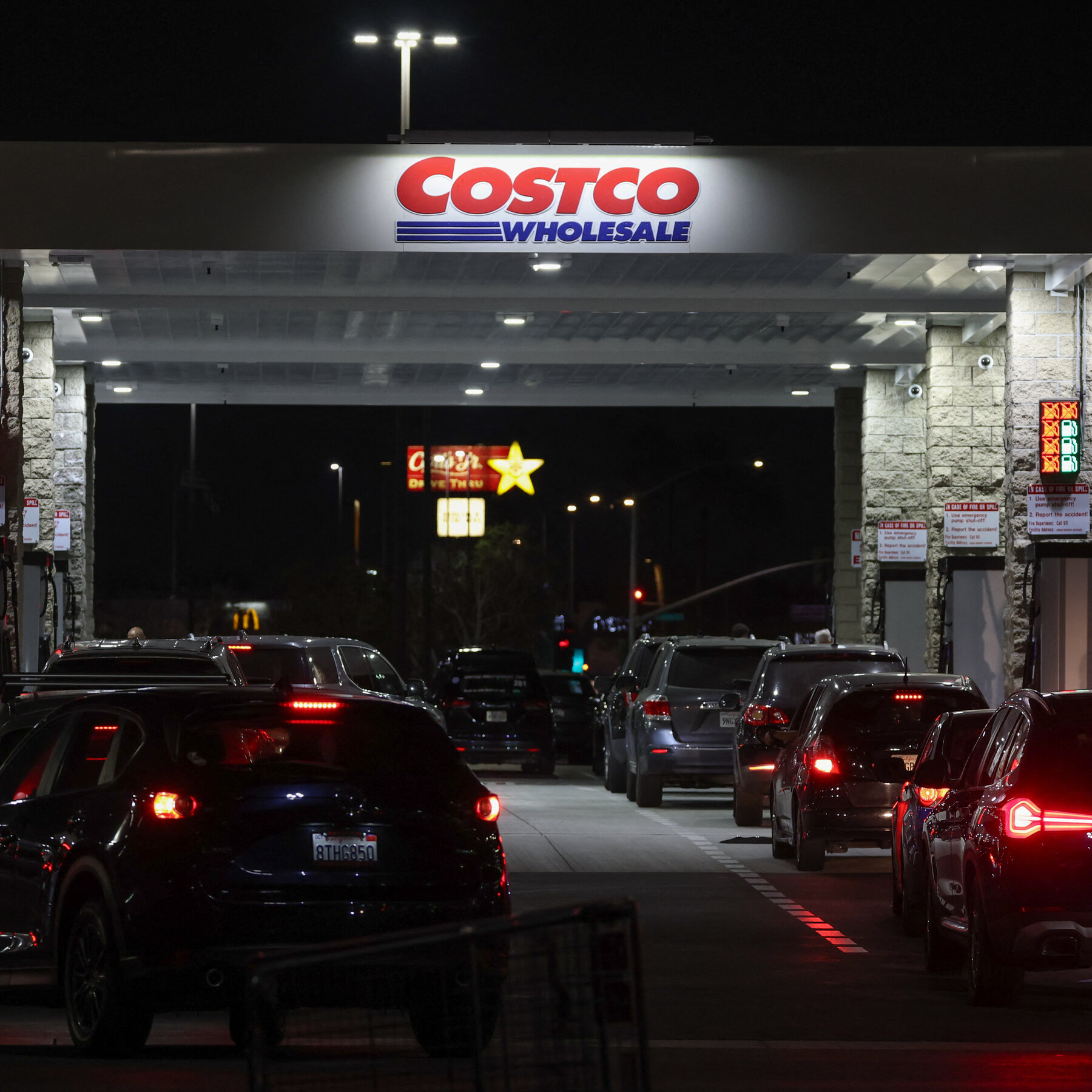 U.S. Gas Prices Hit $4 a Gallon on Average