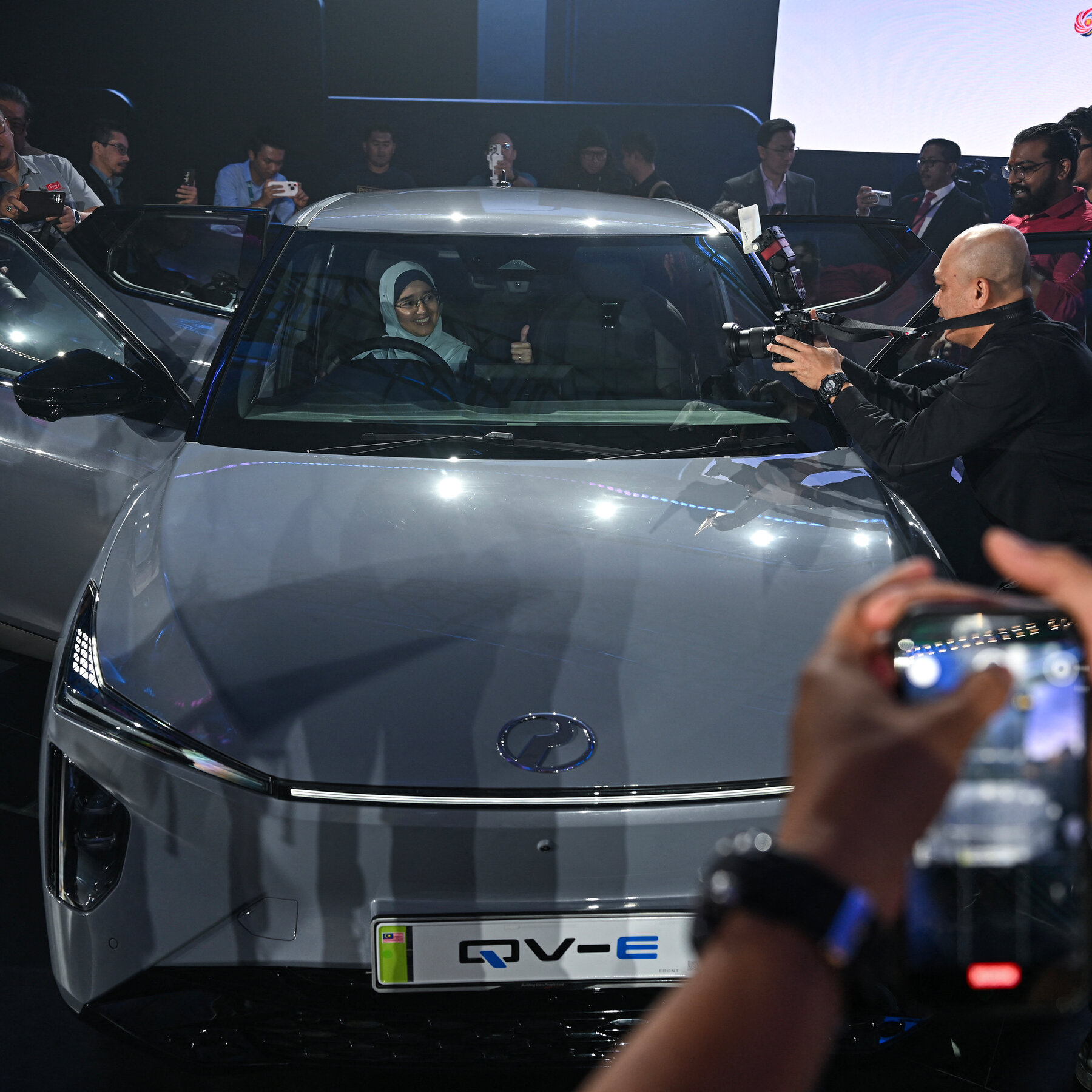 Aiming at China, Malaysia Puts New Restrictions on Electric Cars