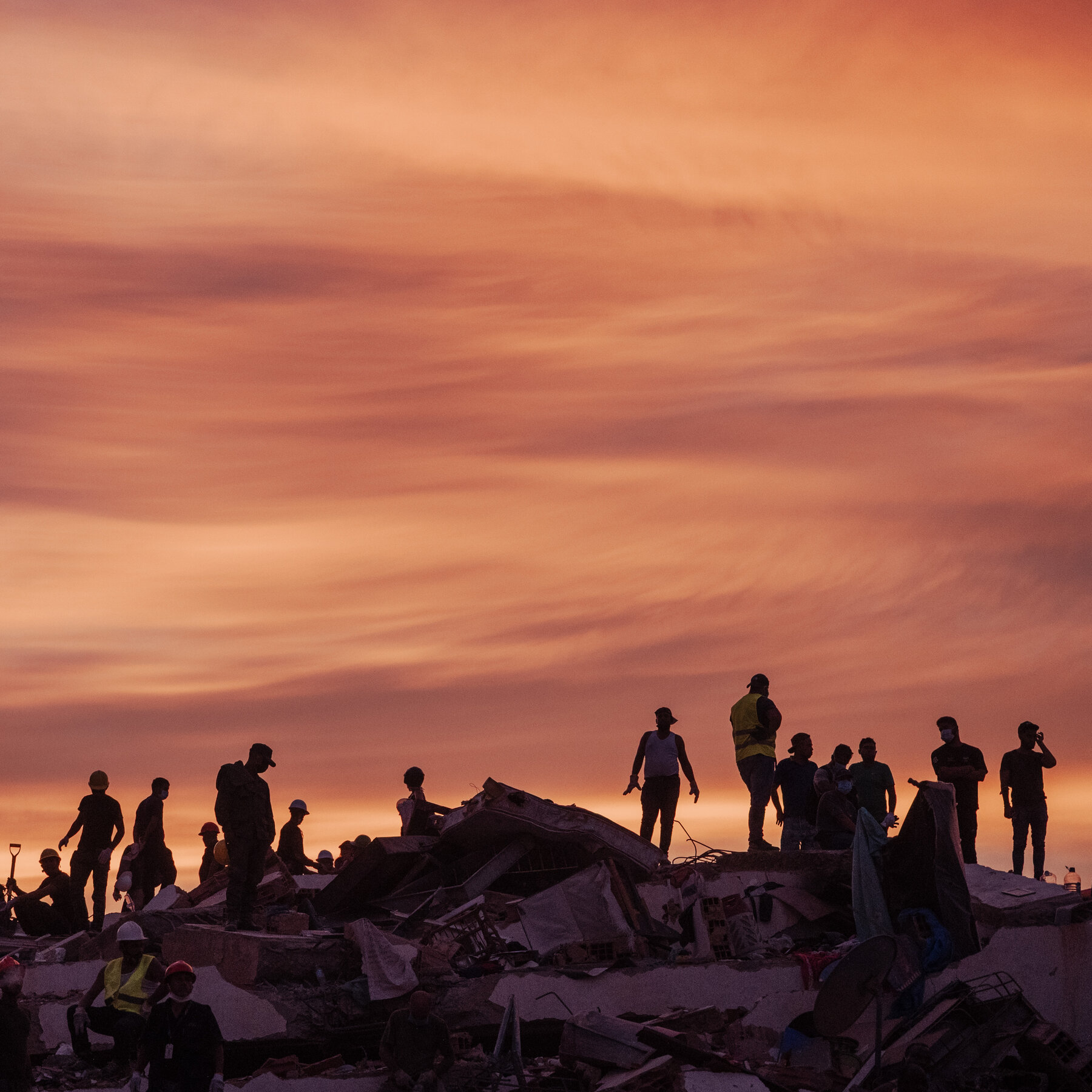 With $8 Billion in Venezuelan Oil Money, U.S. Gives $300 Million in Quake Aid