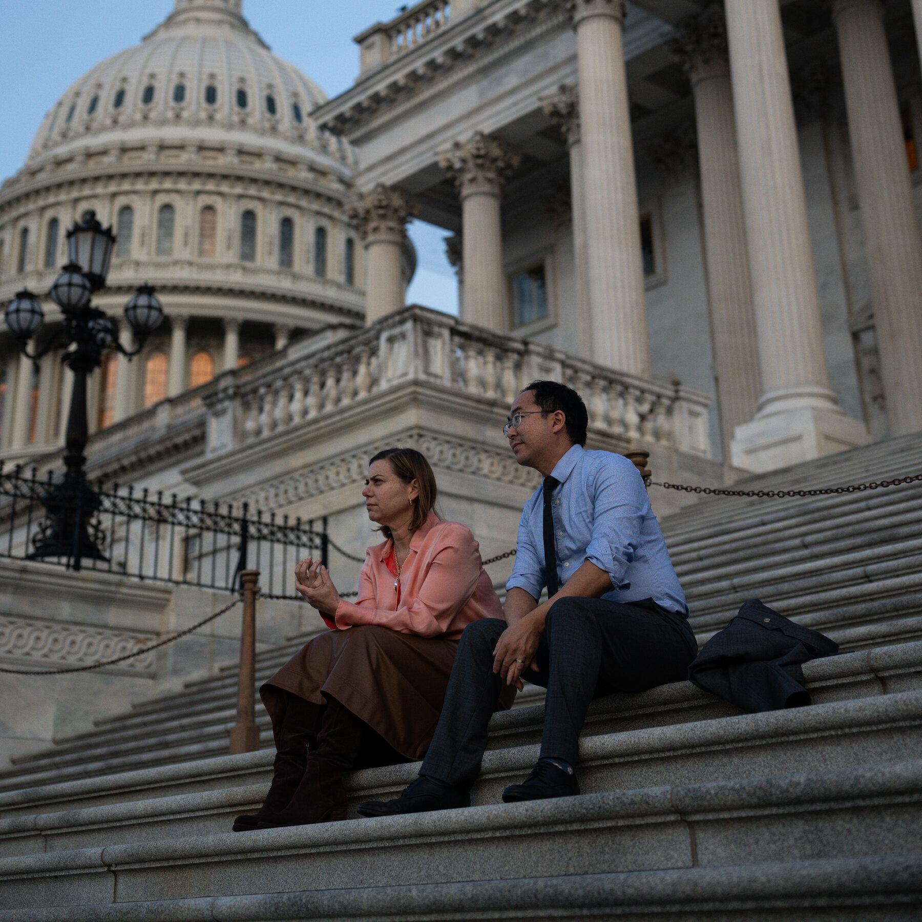 With Trump in Power, Democrats Try to Redefine Themselves as Disrupters