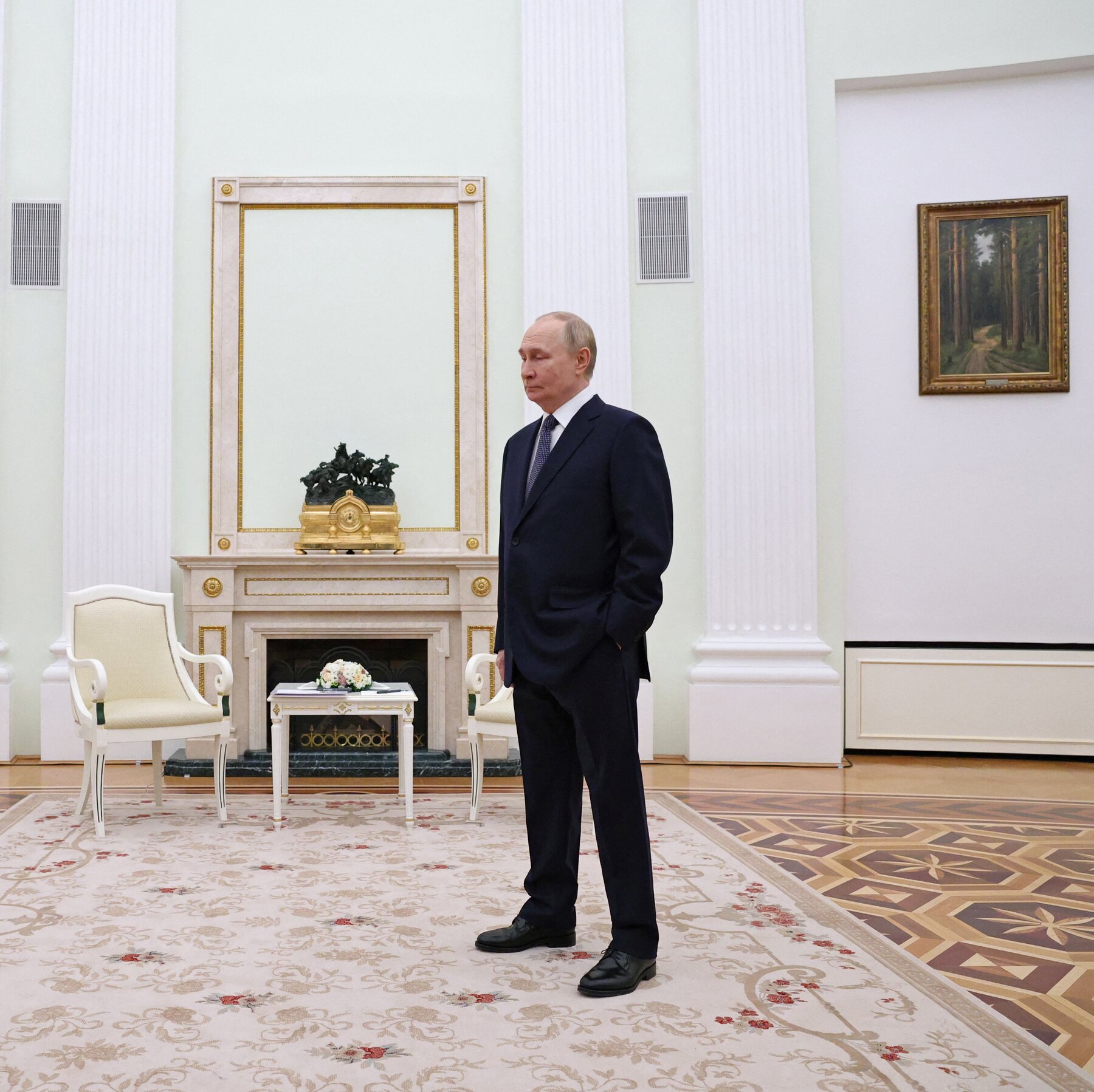 Moscow Indicates Retaliation if Europe Uses Russian Assets for Ukraine