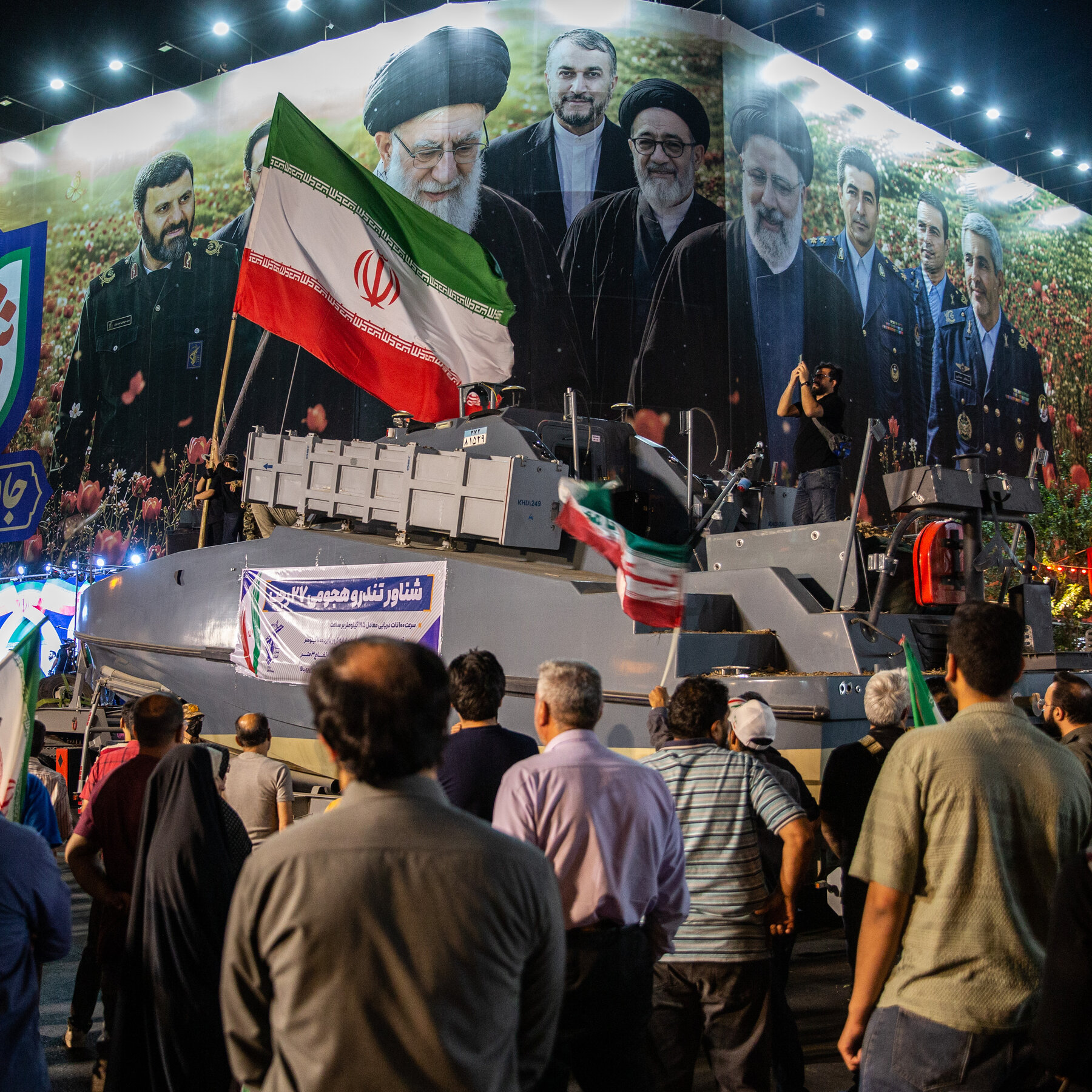 Iran War Live Updates: U.S. and Iran Exchange New Attacks