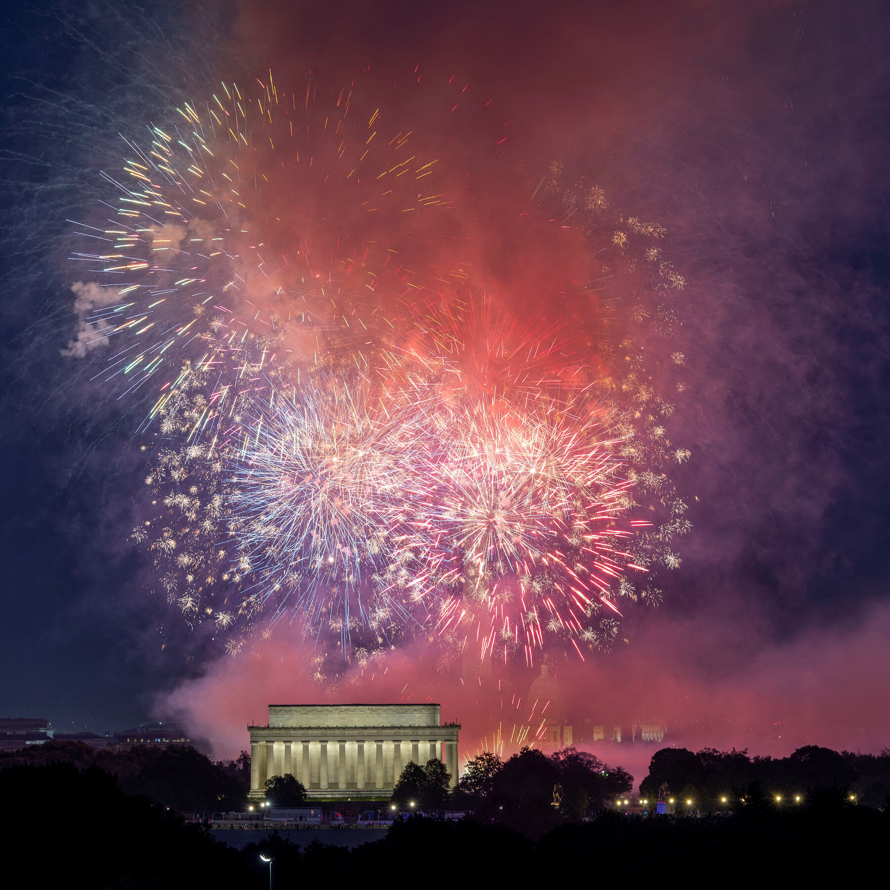 Bombs Bursting in Air Means Hours of Smoke and Confused Dogs in D.C.