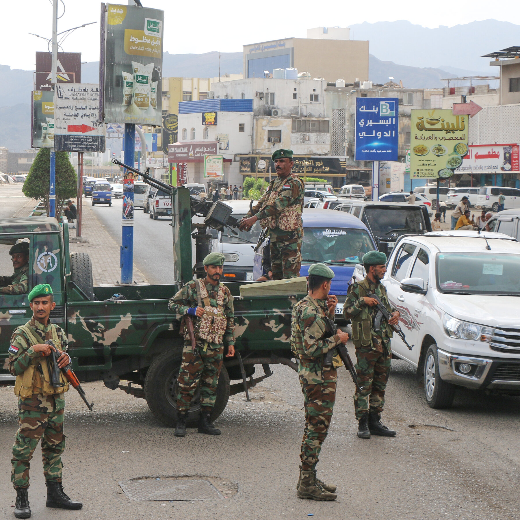 Yemen Sends Military to Push Out Separatist Faction