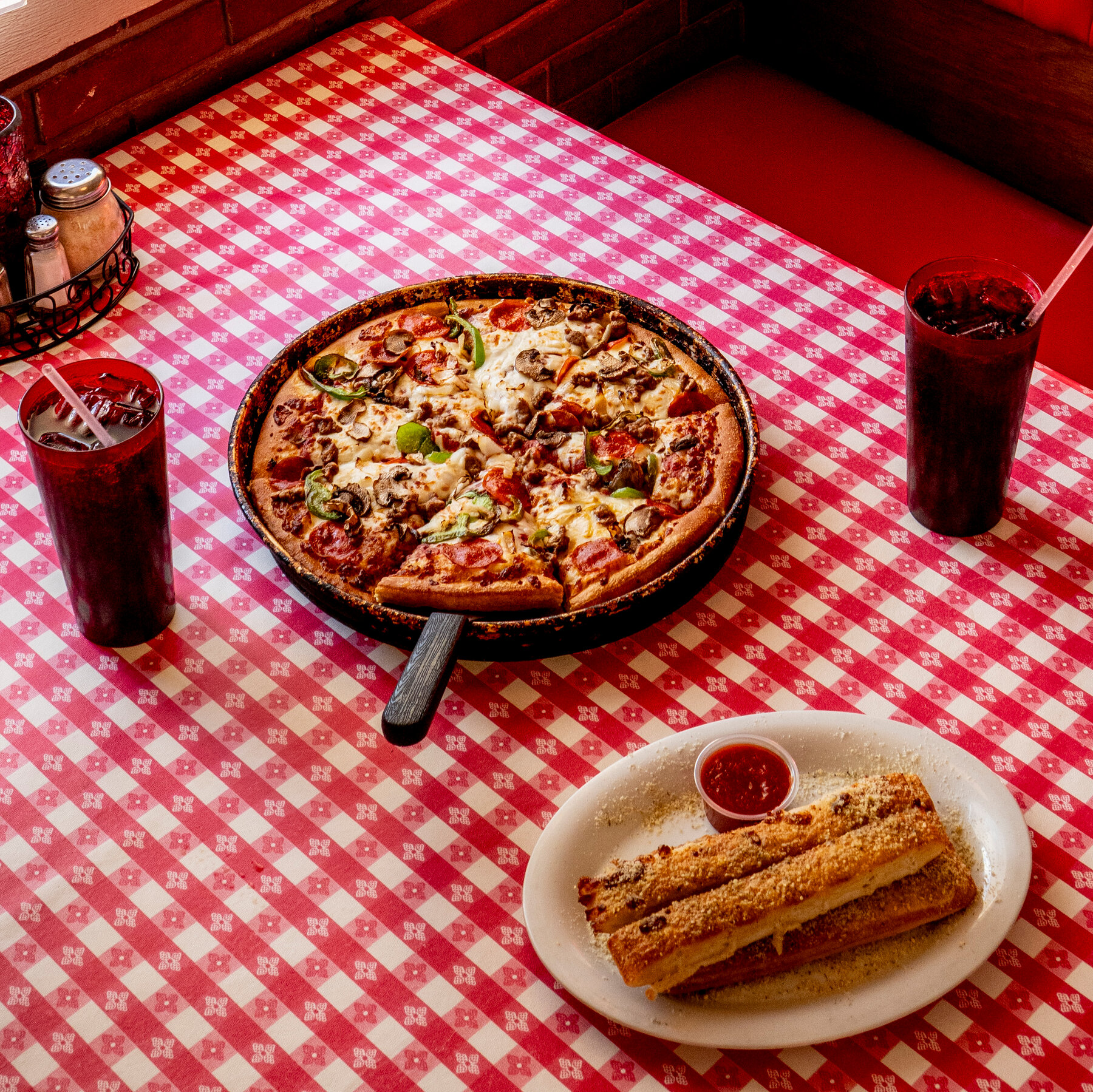 Pizza Hut Take Fans on a Trip to the Past