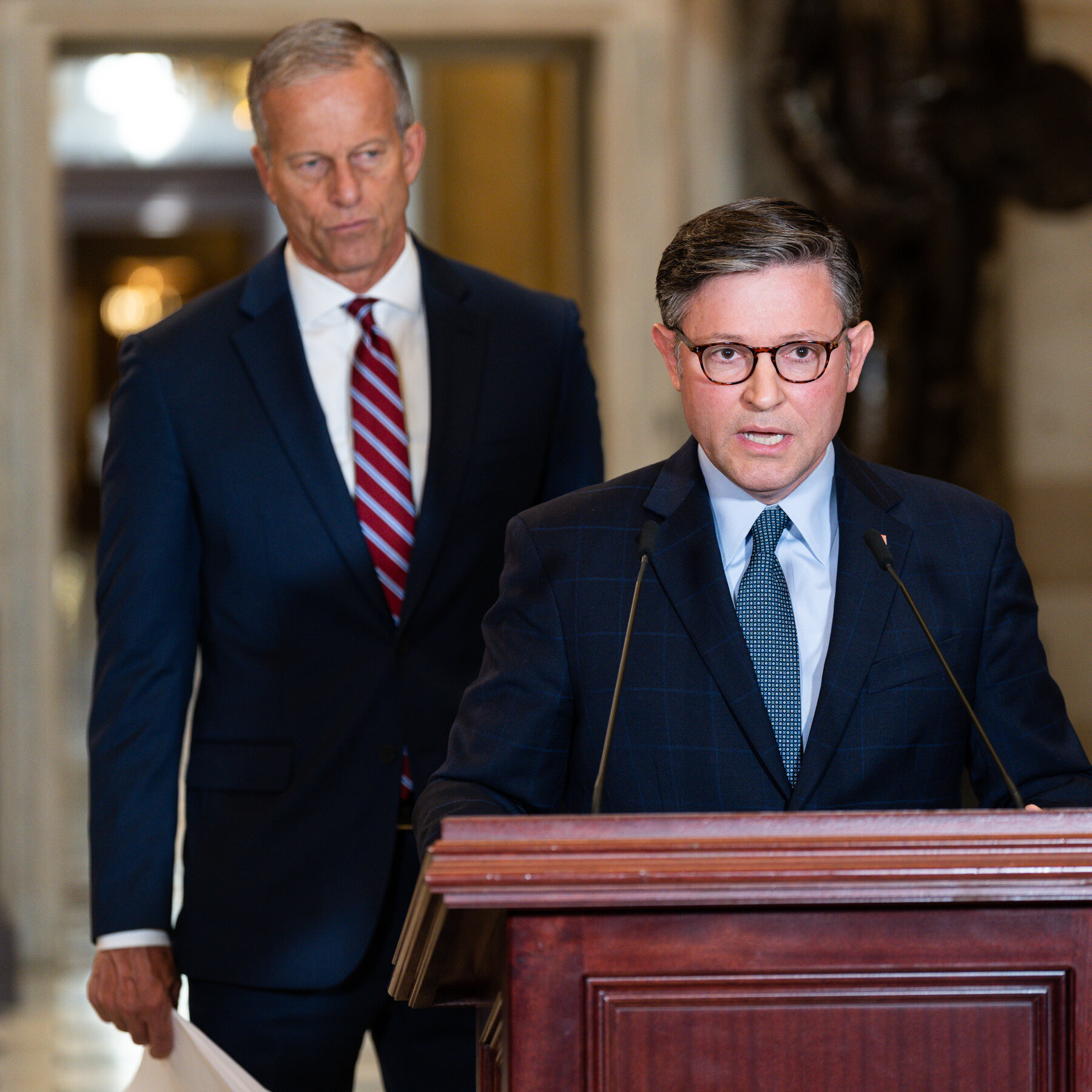 Both Parties Are Resigned to Deadlock as Shutdown Takes Hold