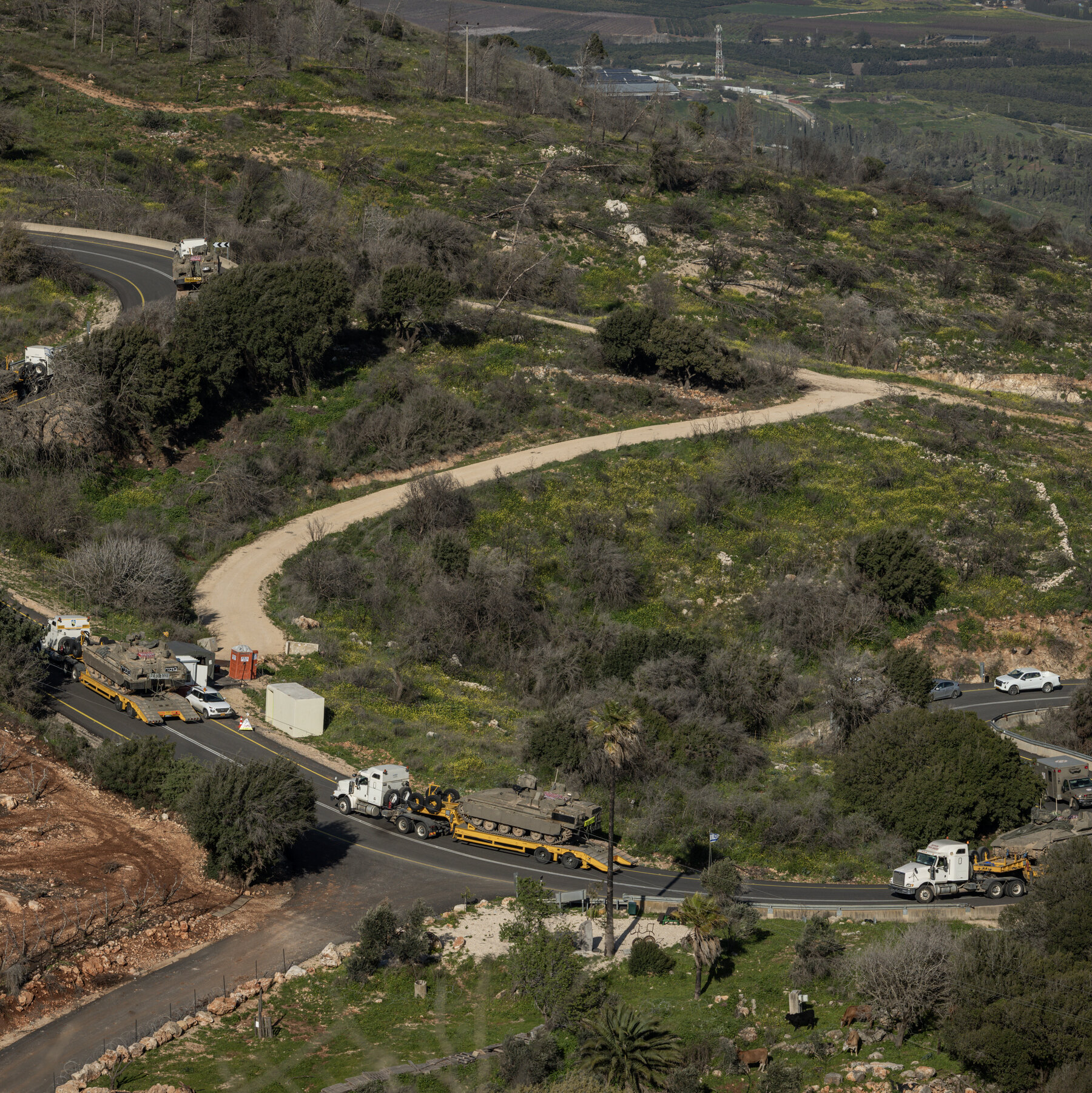 Israel Pushes Farther Into Lebanon, and Readies for More