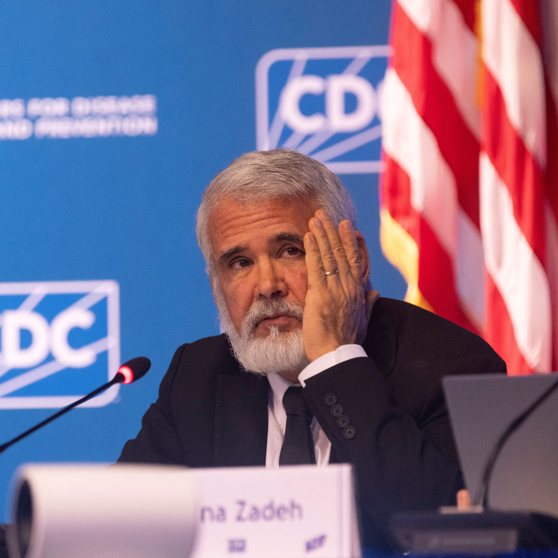 Federal Vaccine Advisers Take Aim at Covid Shots