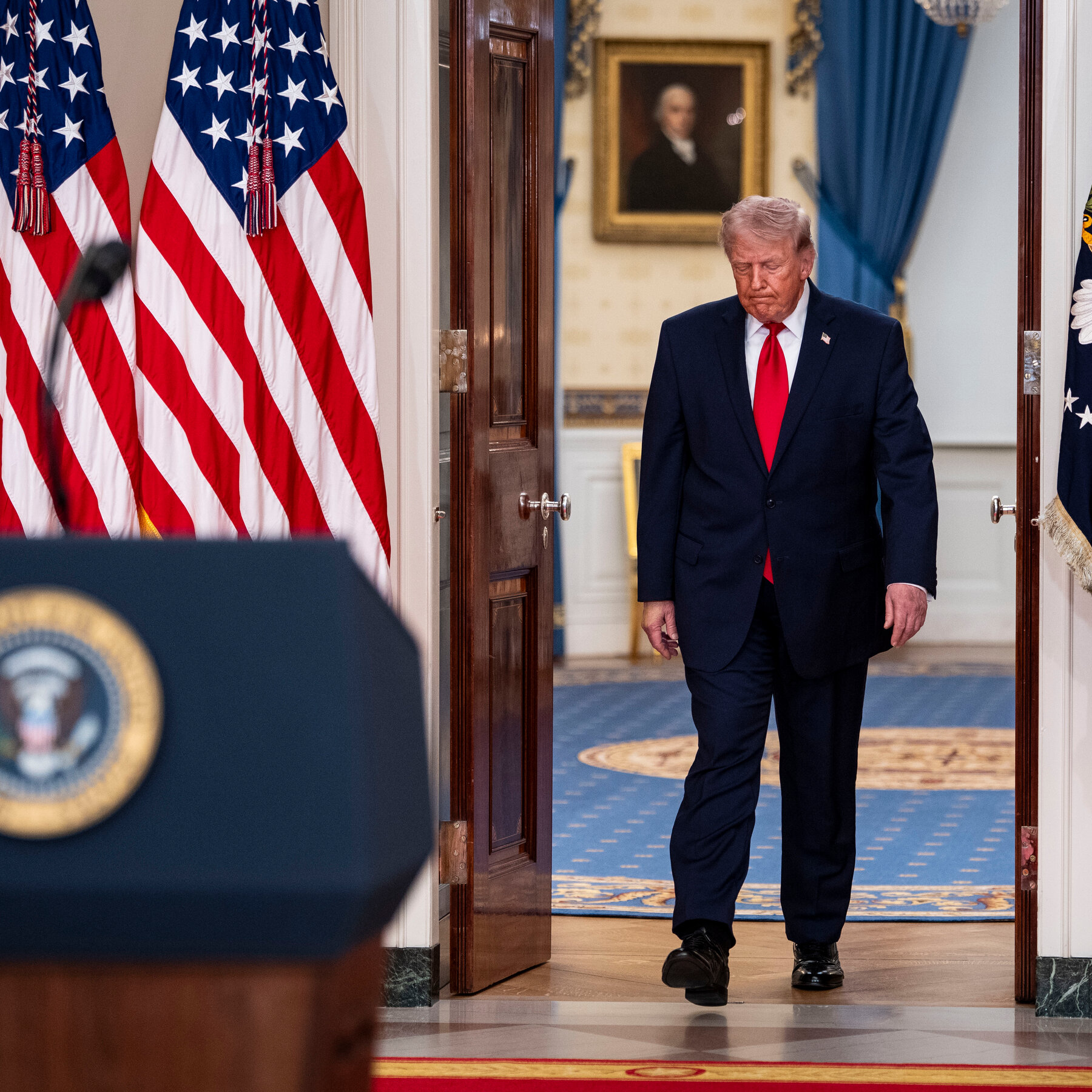 On Iran, Trump Keeps World Off Balance With Ever-Changing Threats