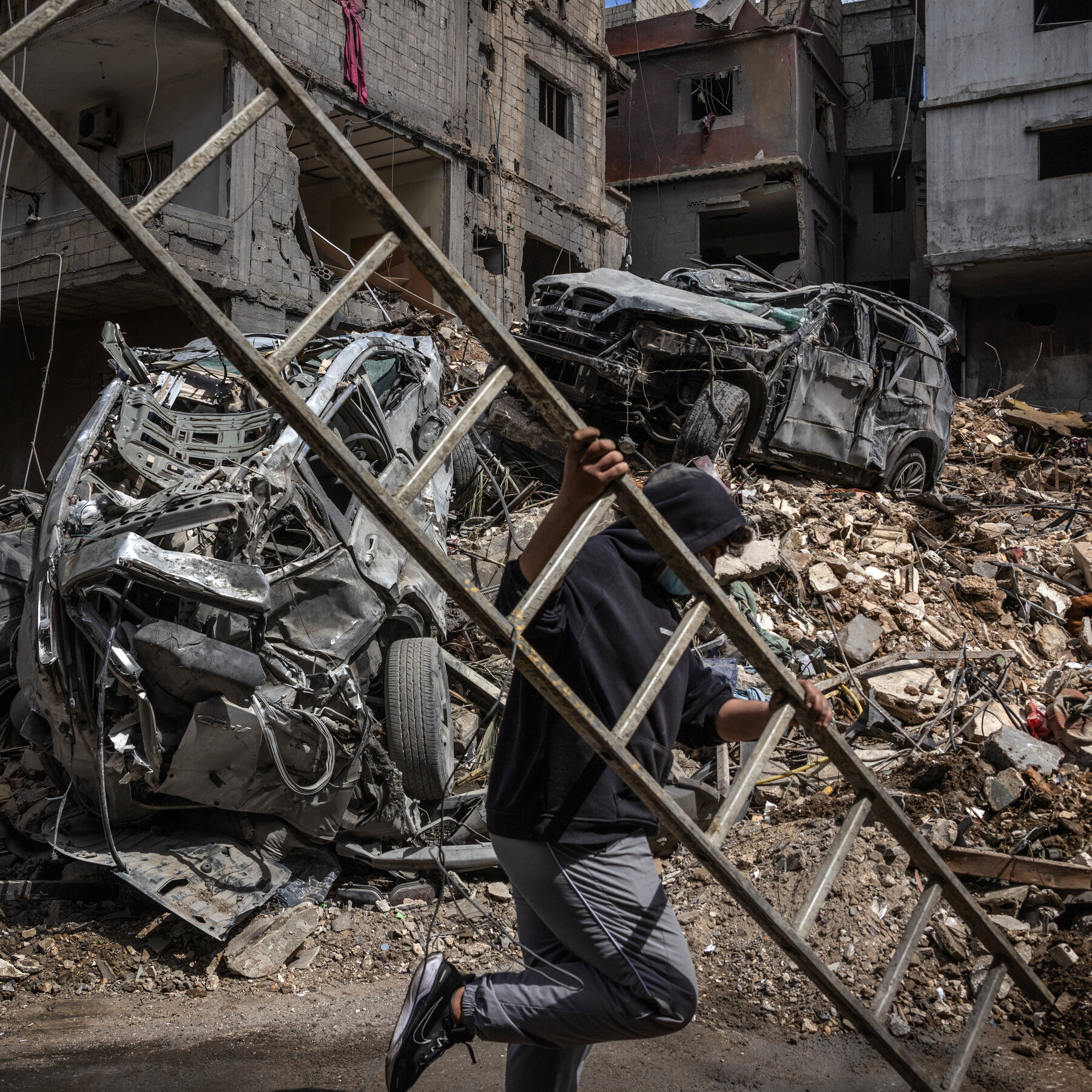 Israel Steps Up Attacks on Lebanon, Killing Dozens