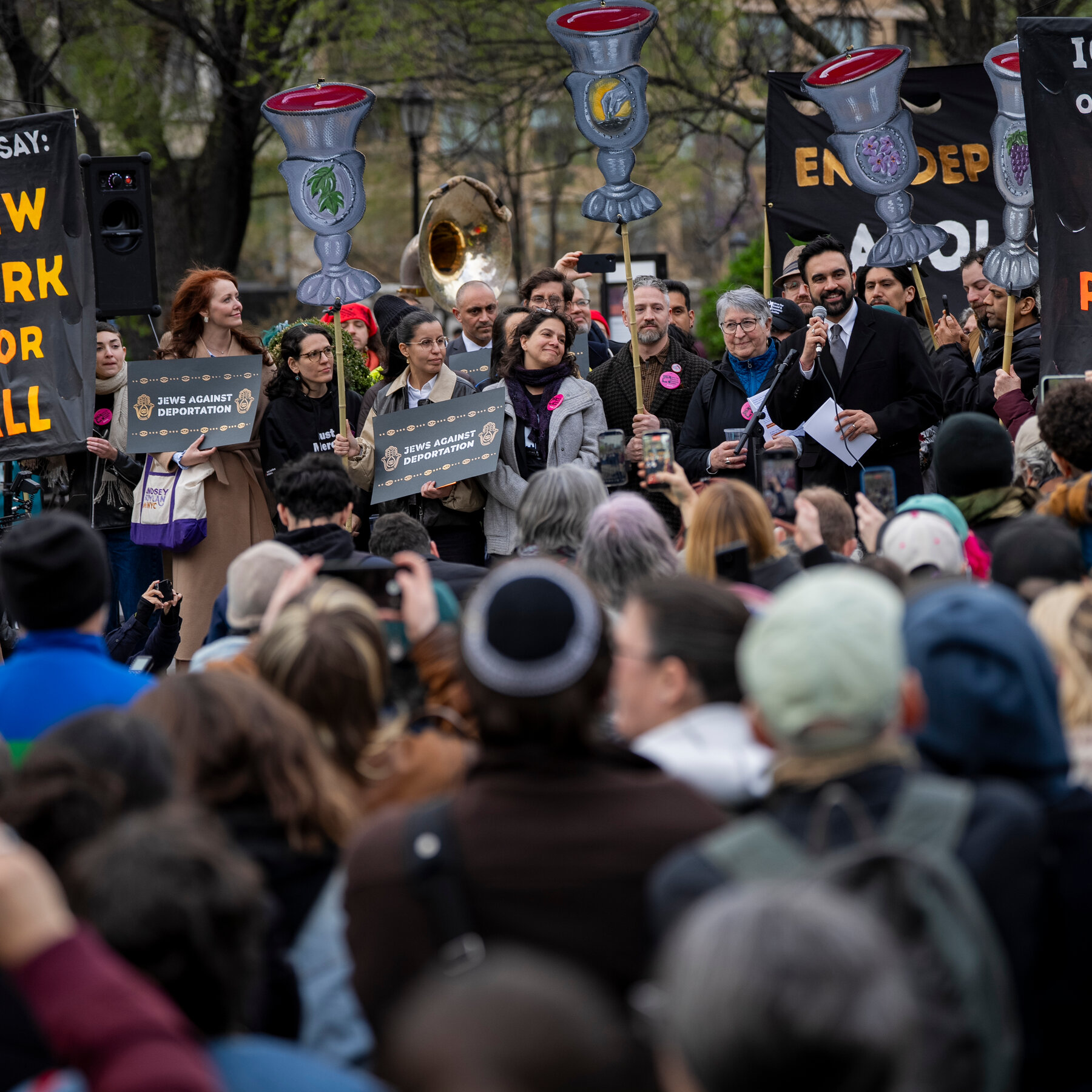 Mamdani Celebrates Passover at Progressive ‘Seder in the Street’