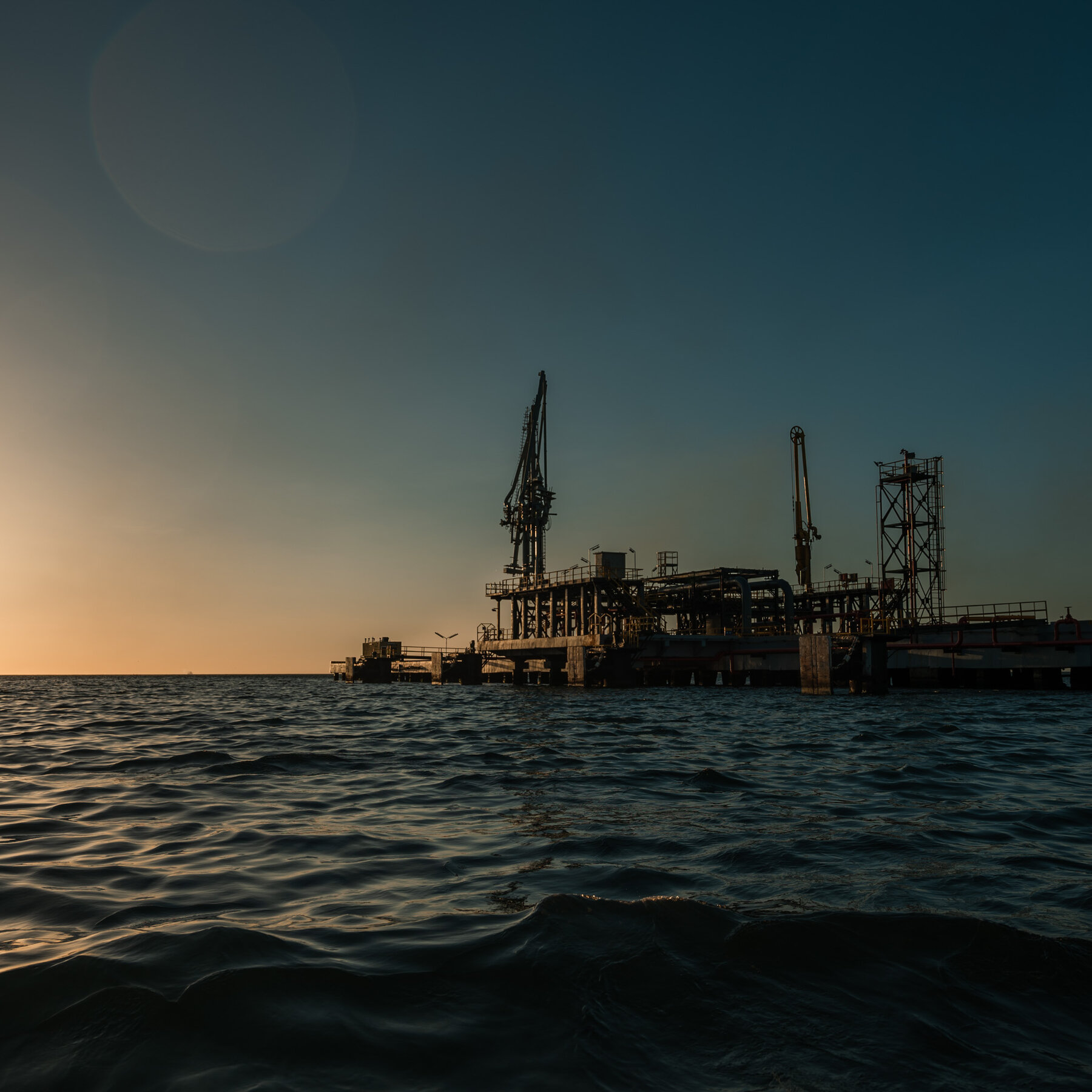U.S. to Control Venezuela Oil Sales ‘Indefinitely,’ Energy Secretary Says