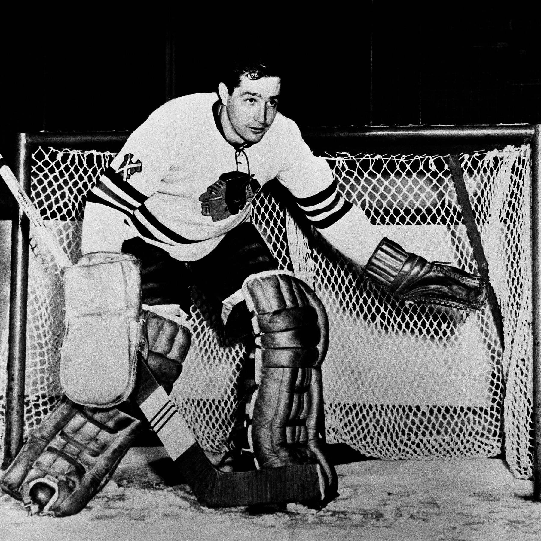 Glenn Hall, Pathbreaking All-Star Hockey Goalie, Dies at 94