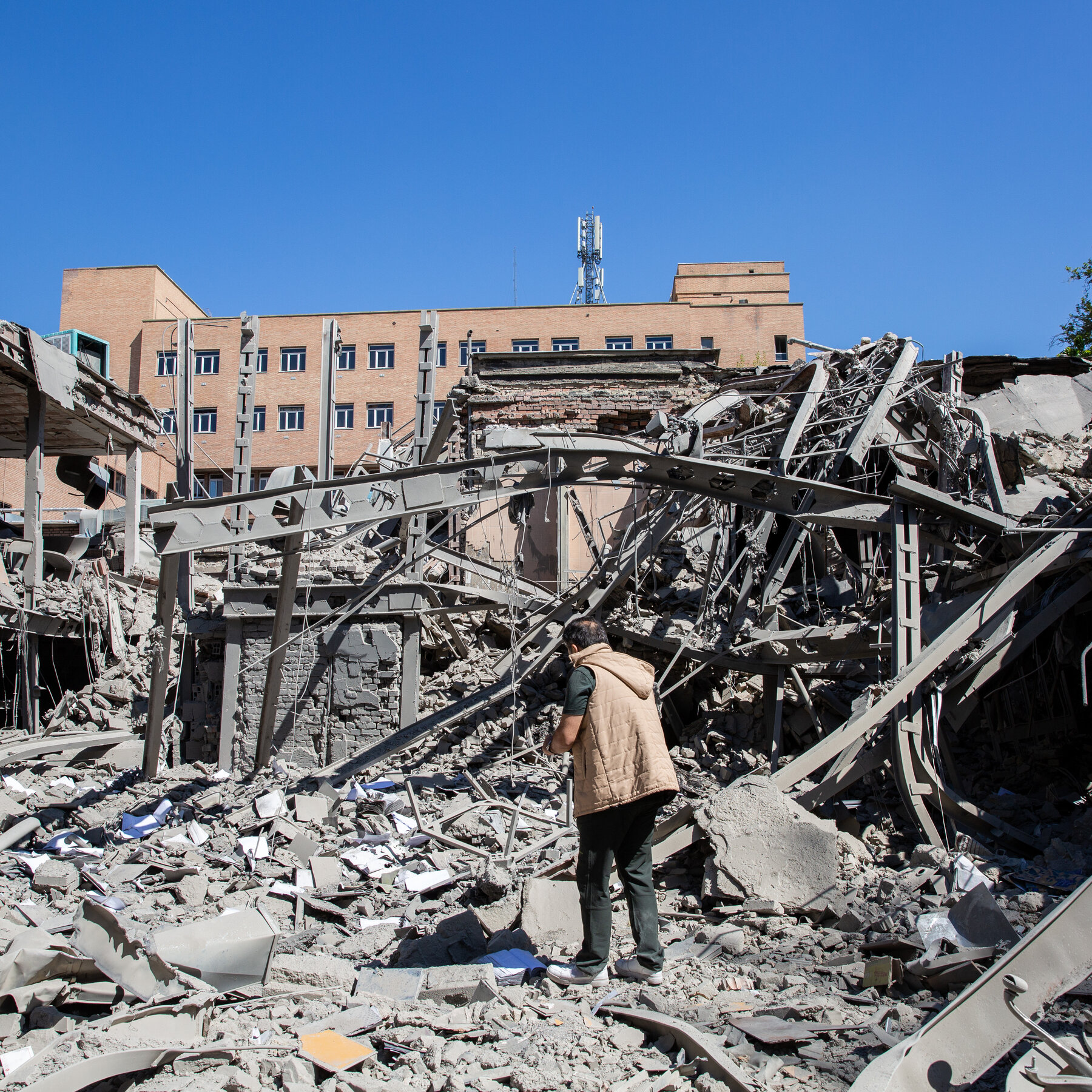 Iranians Voice Shock and Defiance in Face of Trump’s Looming Deadline