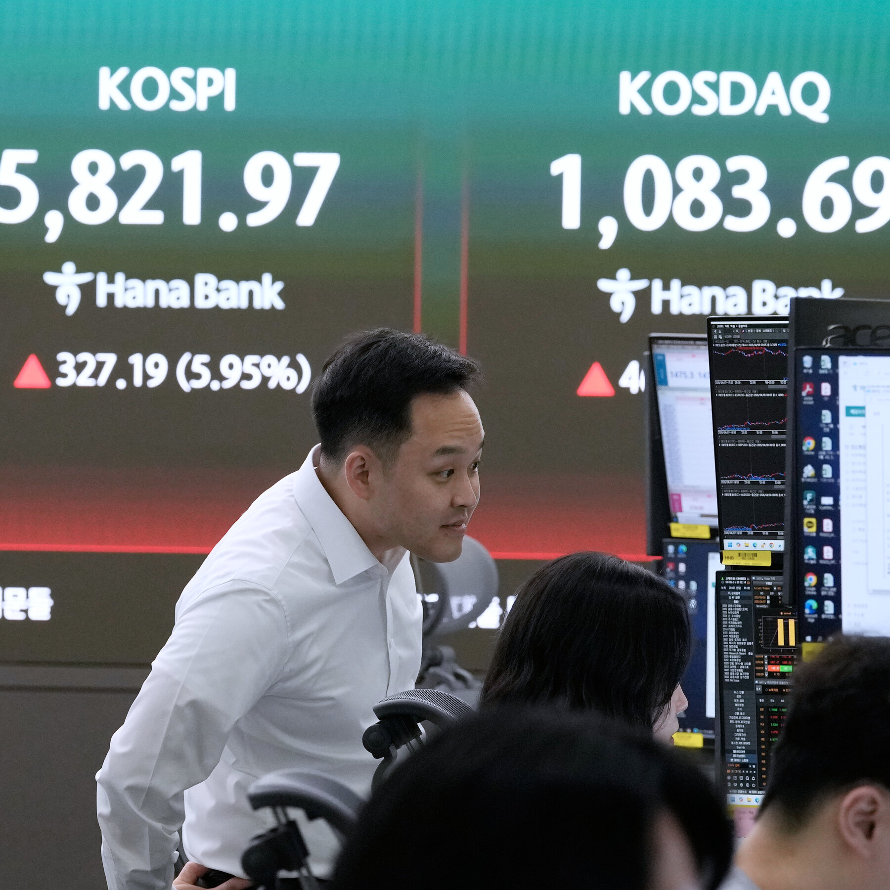 Oil Prices Plunge and Stocks Surge After Cease-Fire Deal