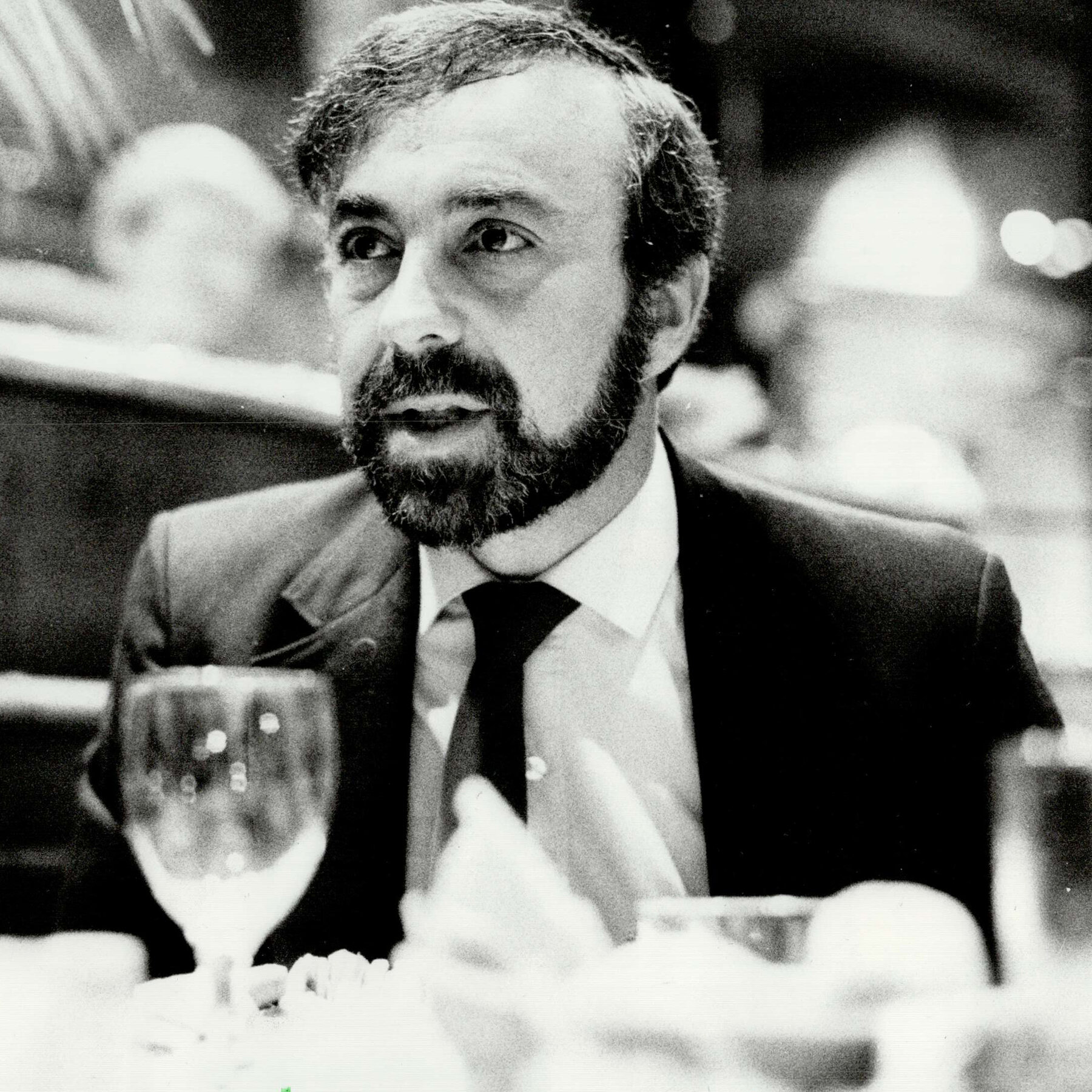 Philip Caputo, Who Wrote Blistering Vietnam War Memoir, Dies at 84