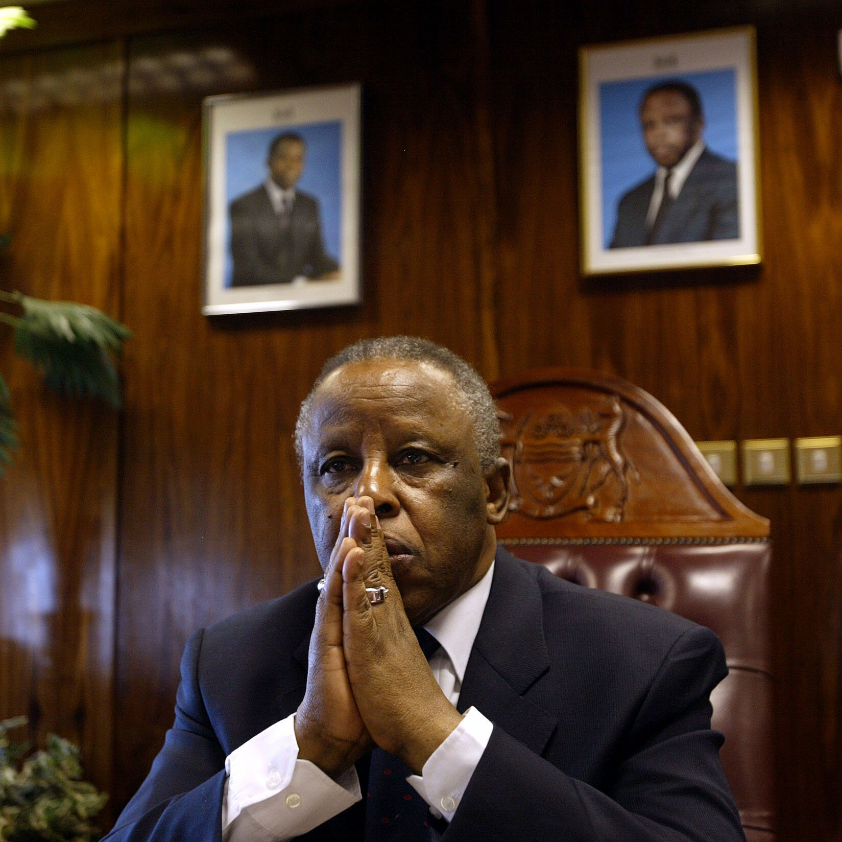 Festus Mogae, Former Botswana President Who Tackled H.I.V., Dies at 86