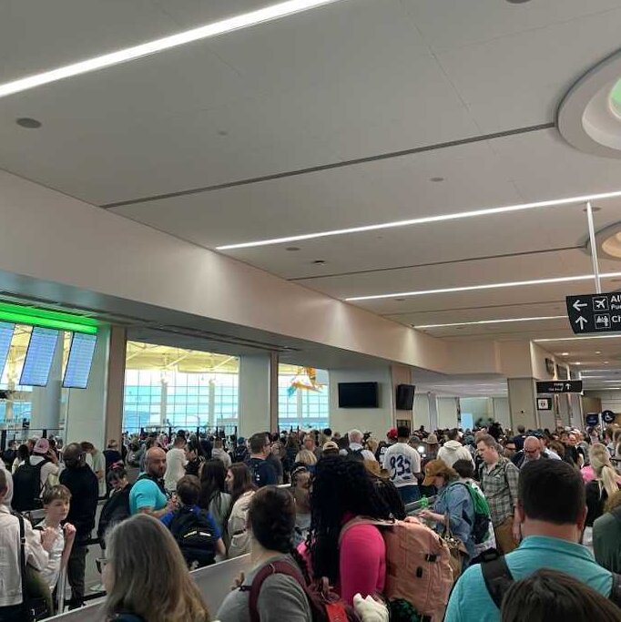 Thousands Waiting in Security Lines at Airports in New Orleans and Houston