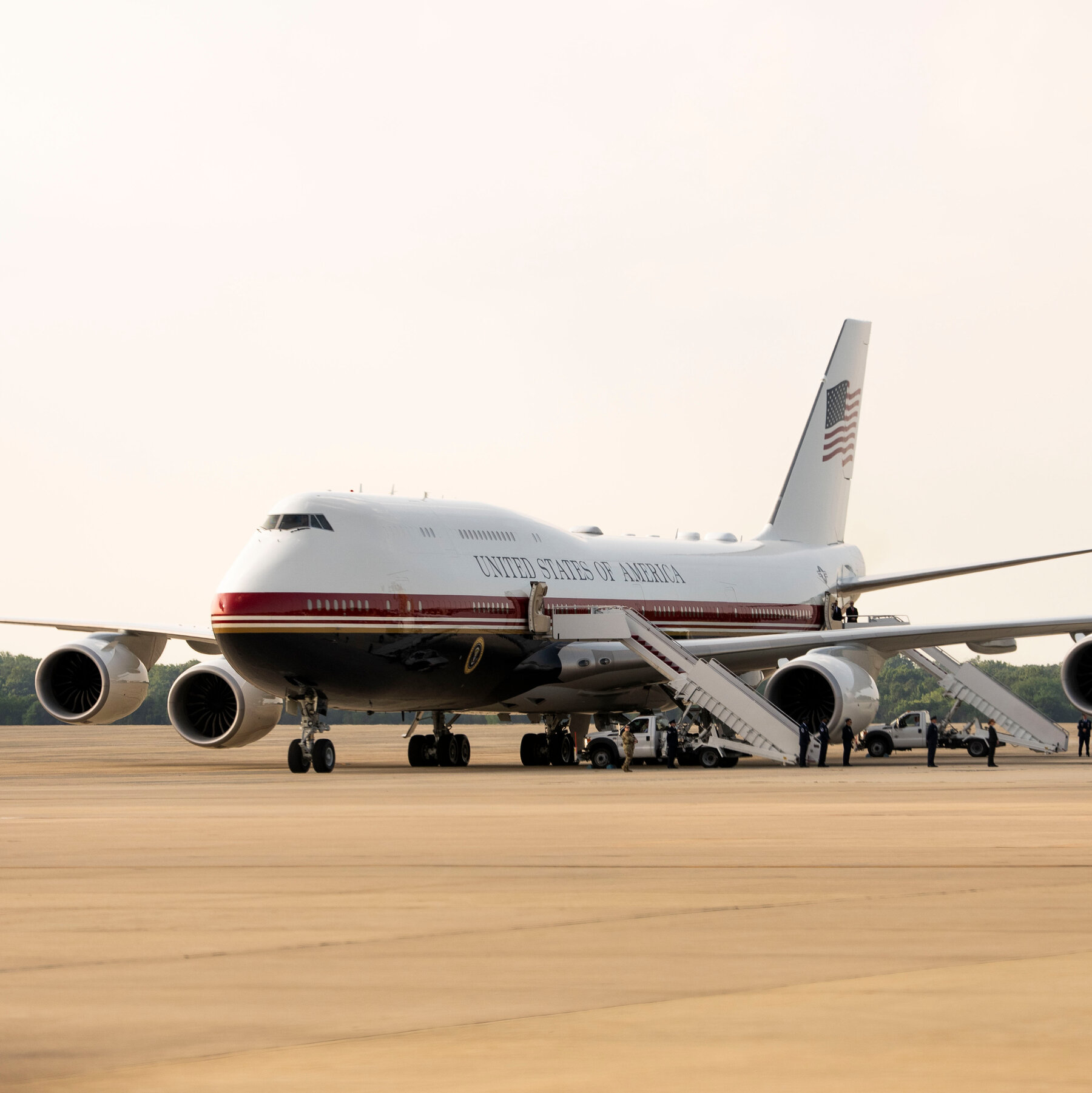 New Air Force One Lacks Defensive Countermeasures of Previous Model, Officials Say