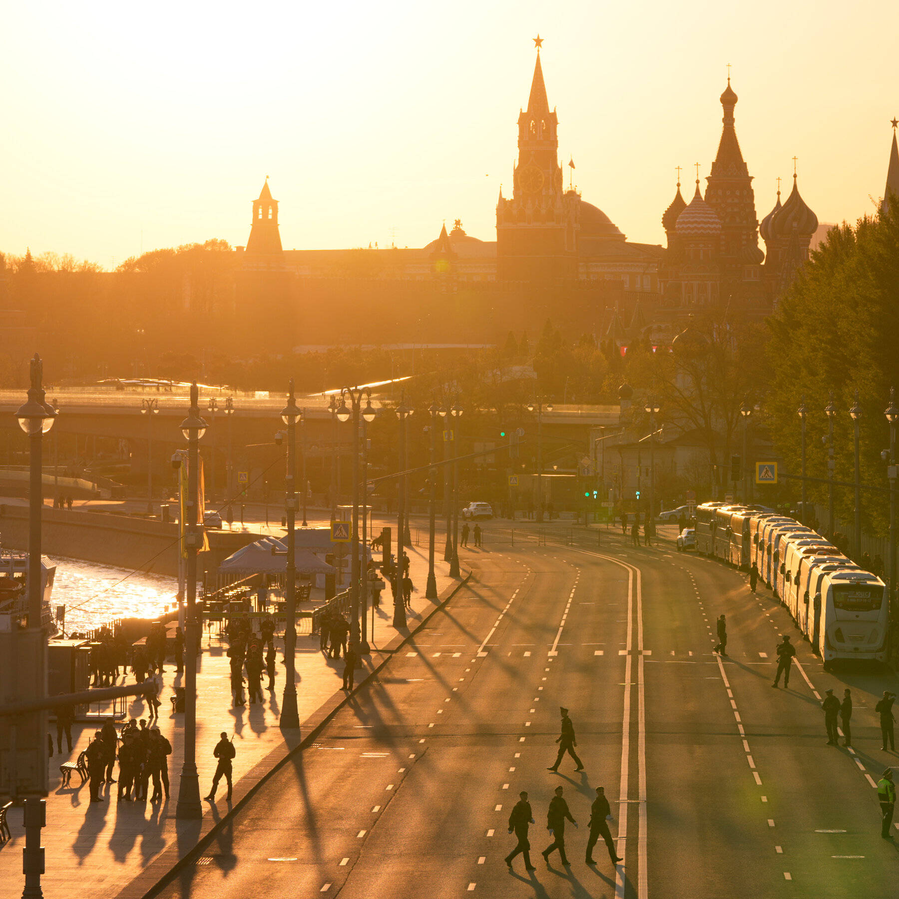 A Less Muscular Victory Day Parade Shows Putin’s Growing Vulnerability