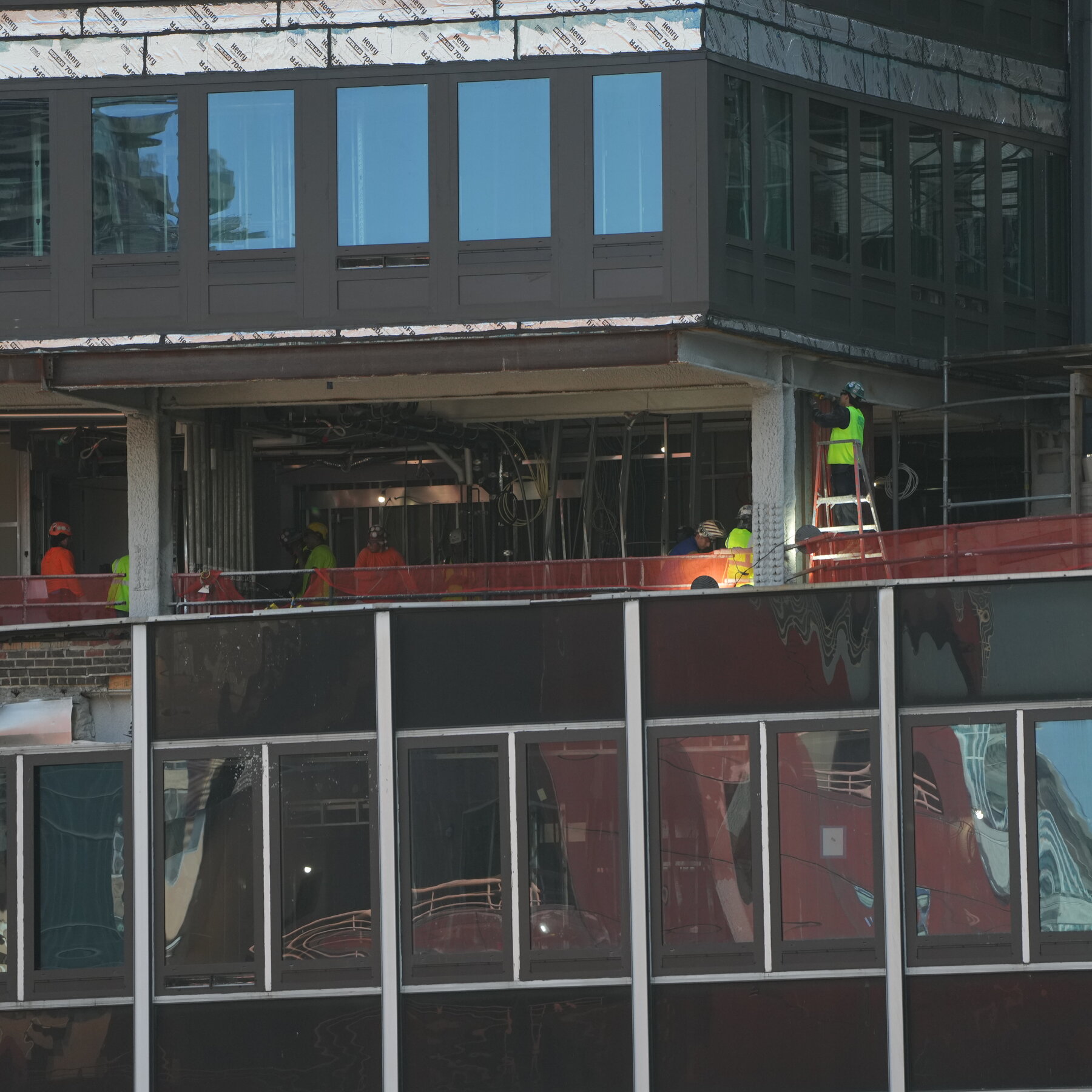 As Workers Shore Up Midtown Building, Developer Reassures Investors
