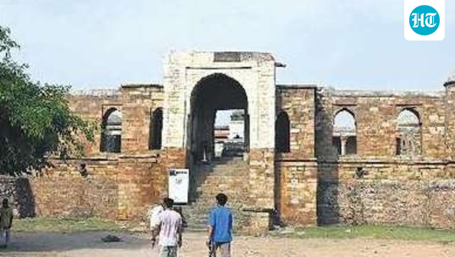 Experts debate conservation approach under Sultan Ghari revival plan