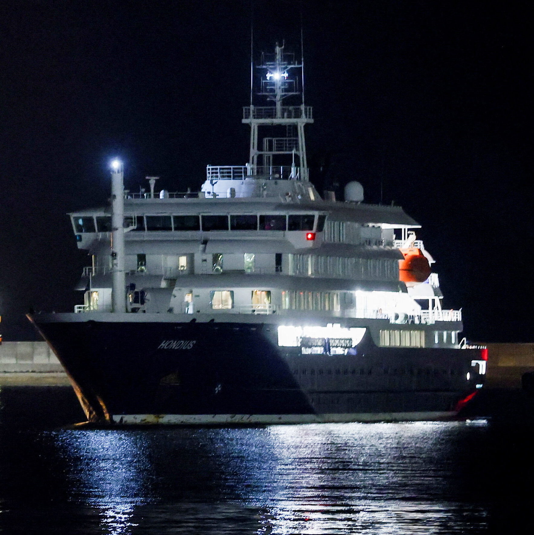 Cruise Ship Linked to Hantavirus Outbreak Arrives in Spain’s Canary Islands for Disembarking
