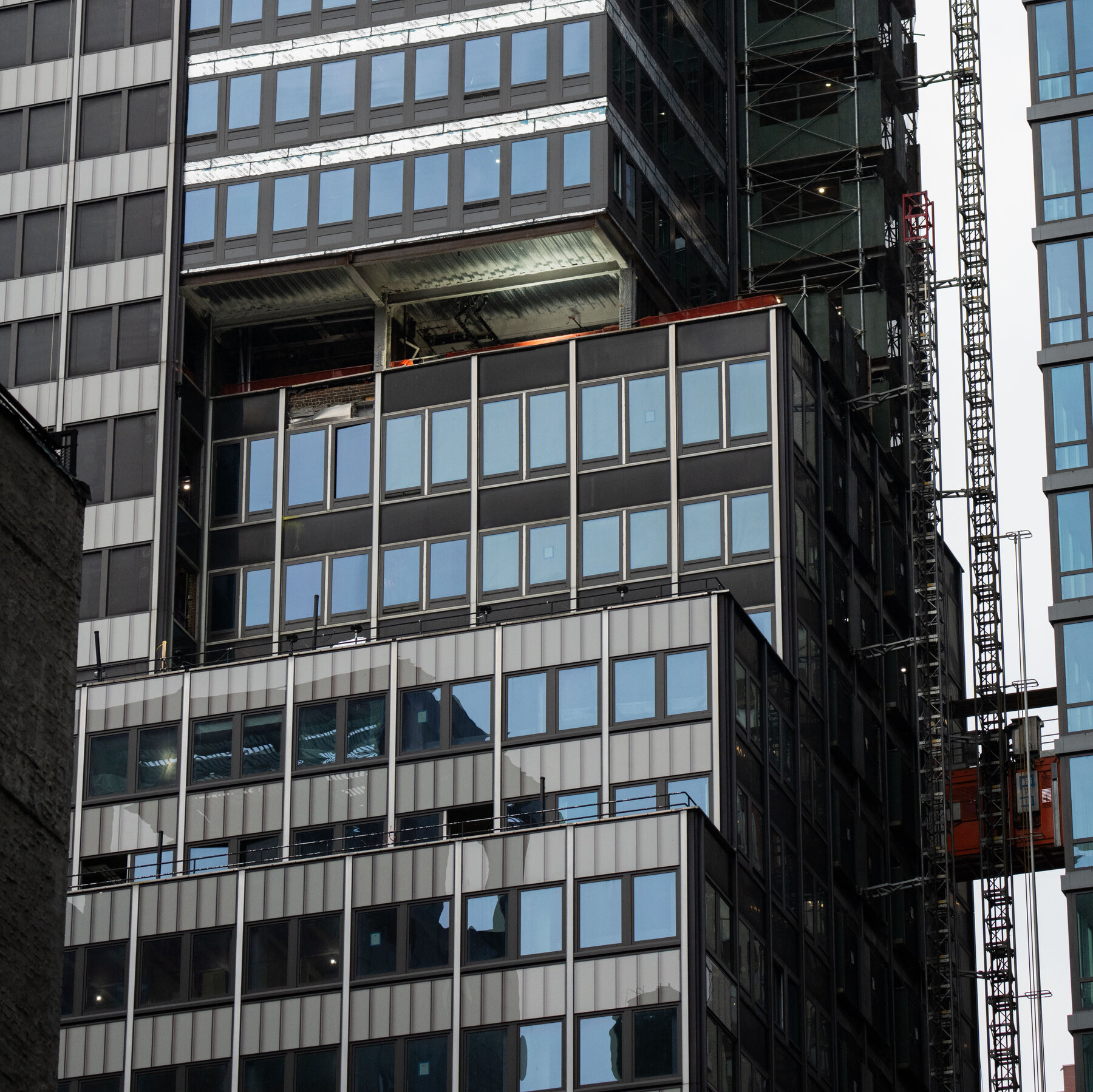 Buckling Manhattan High Rise Becomes Focus of Criminal Investigation