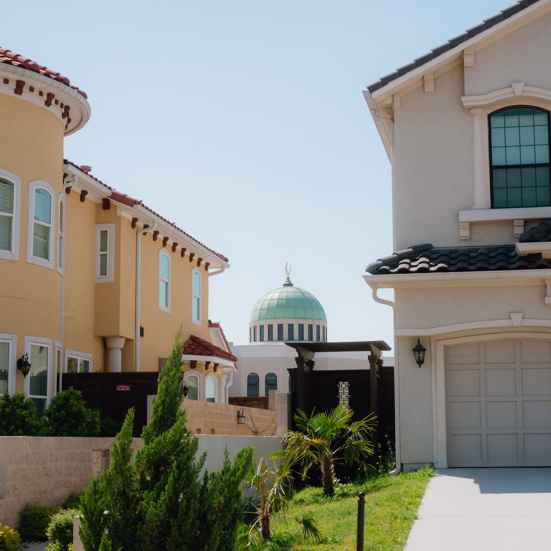 Without a Border ‘Invasion,’ Texas G.O.P. Turns to an Old Enemy, Islam