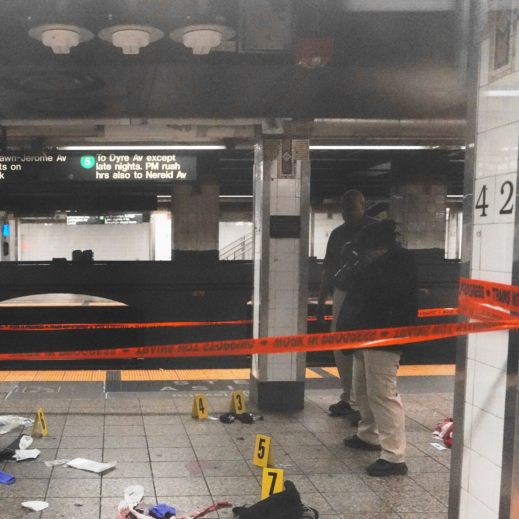 Officer Shoots Attacker at Grand Central After at Least 2 Are Stabbed