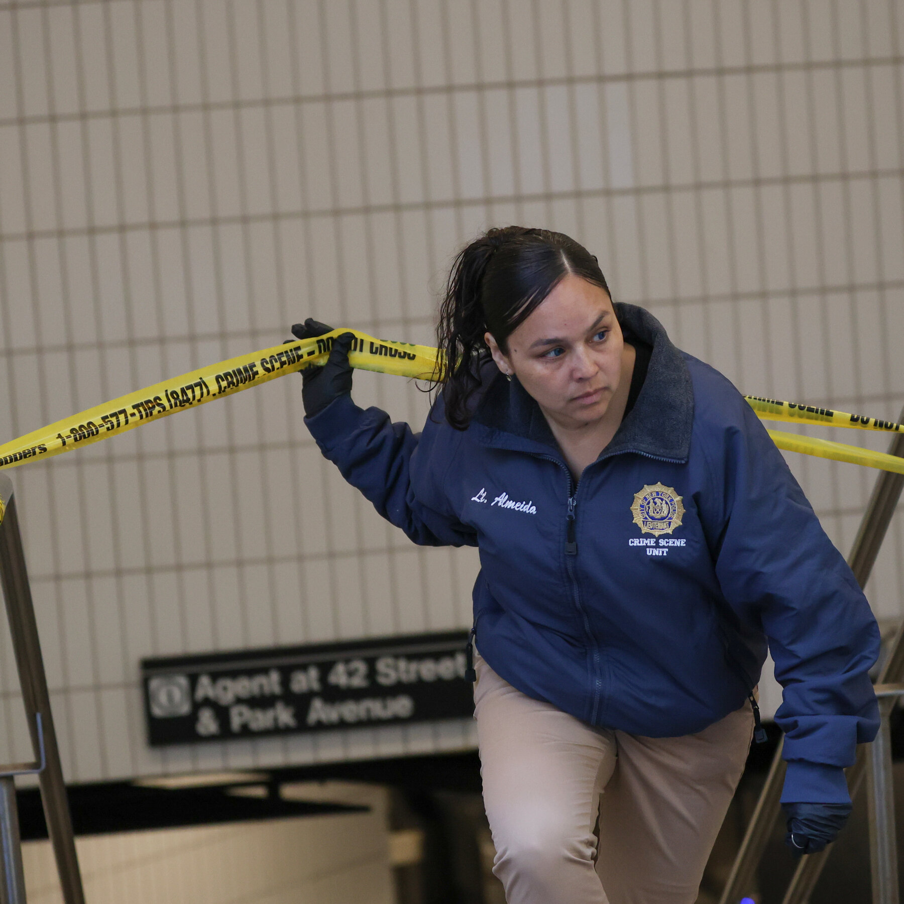 Officer Fatally Shoots Attacker at Grand Central After 3 Are Stabbed With Machete