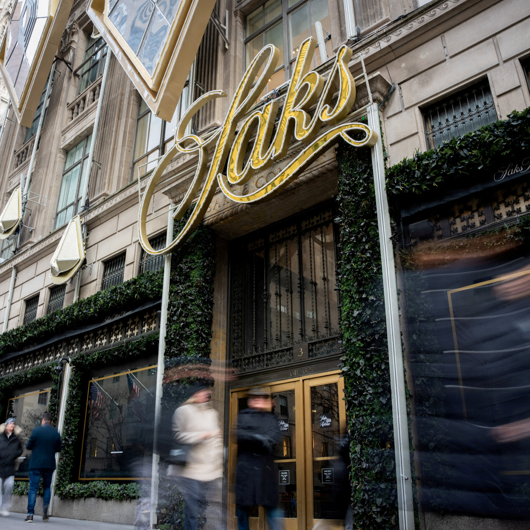 Saks Files for Bankruptcy as Department Stores Fight for Survival