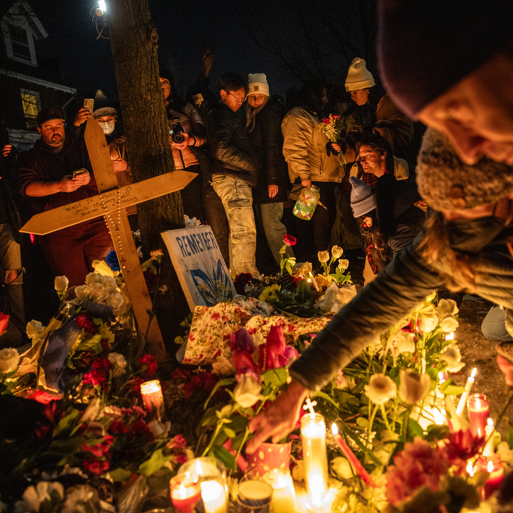 FBI’s ICE Shooting Inquiry Examines Renee Good’s Possible Ties to Activist Groups