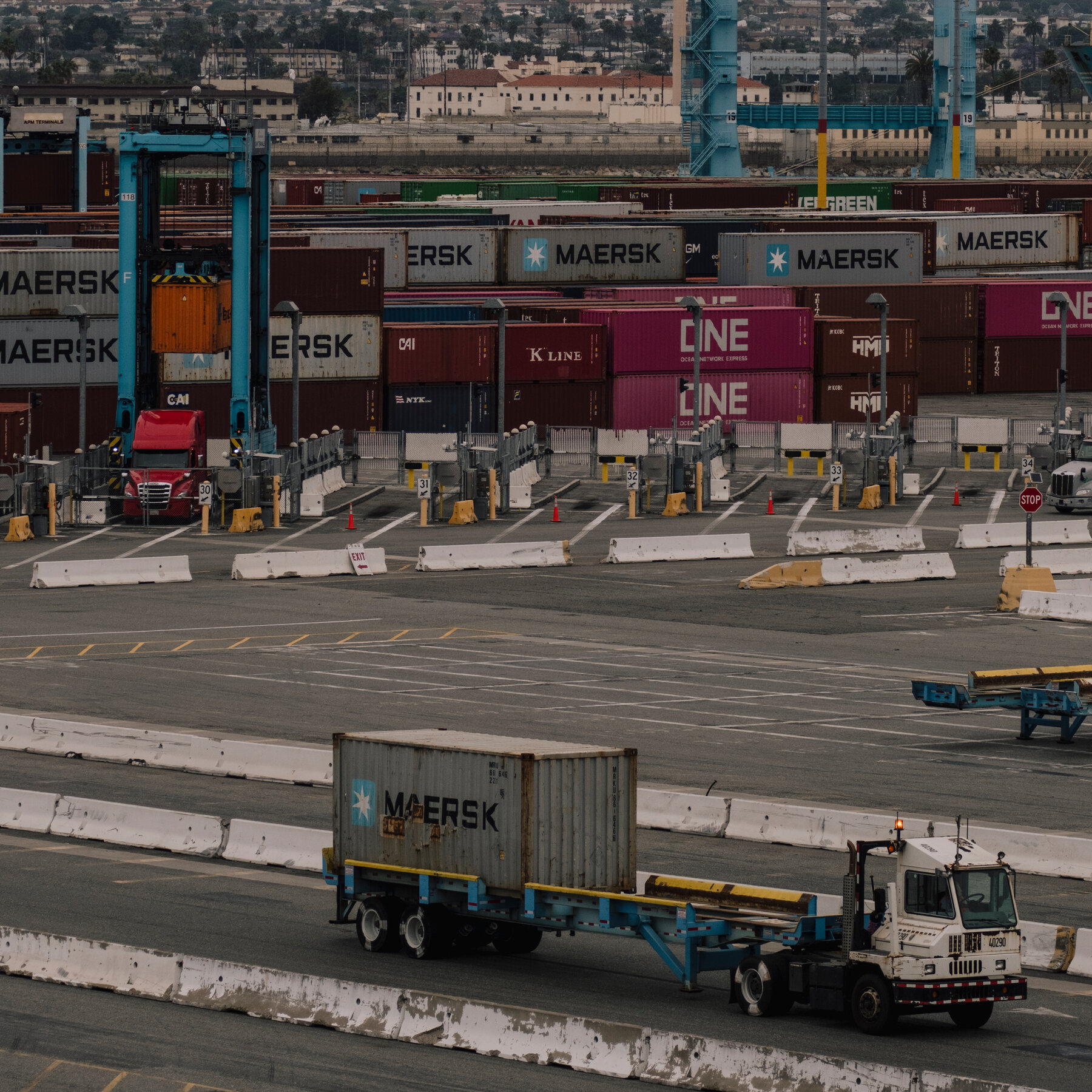 U.S. Trade Deficit Falls in January