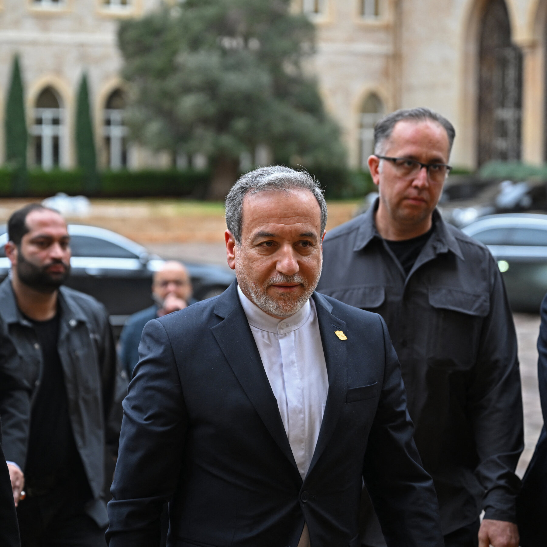 Iran Says It Is Prepared for War but Ready to Negotiate After Trump’s Warnings