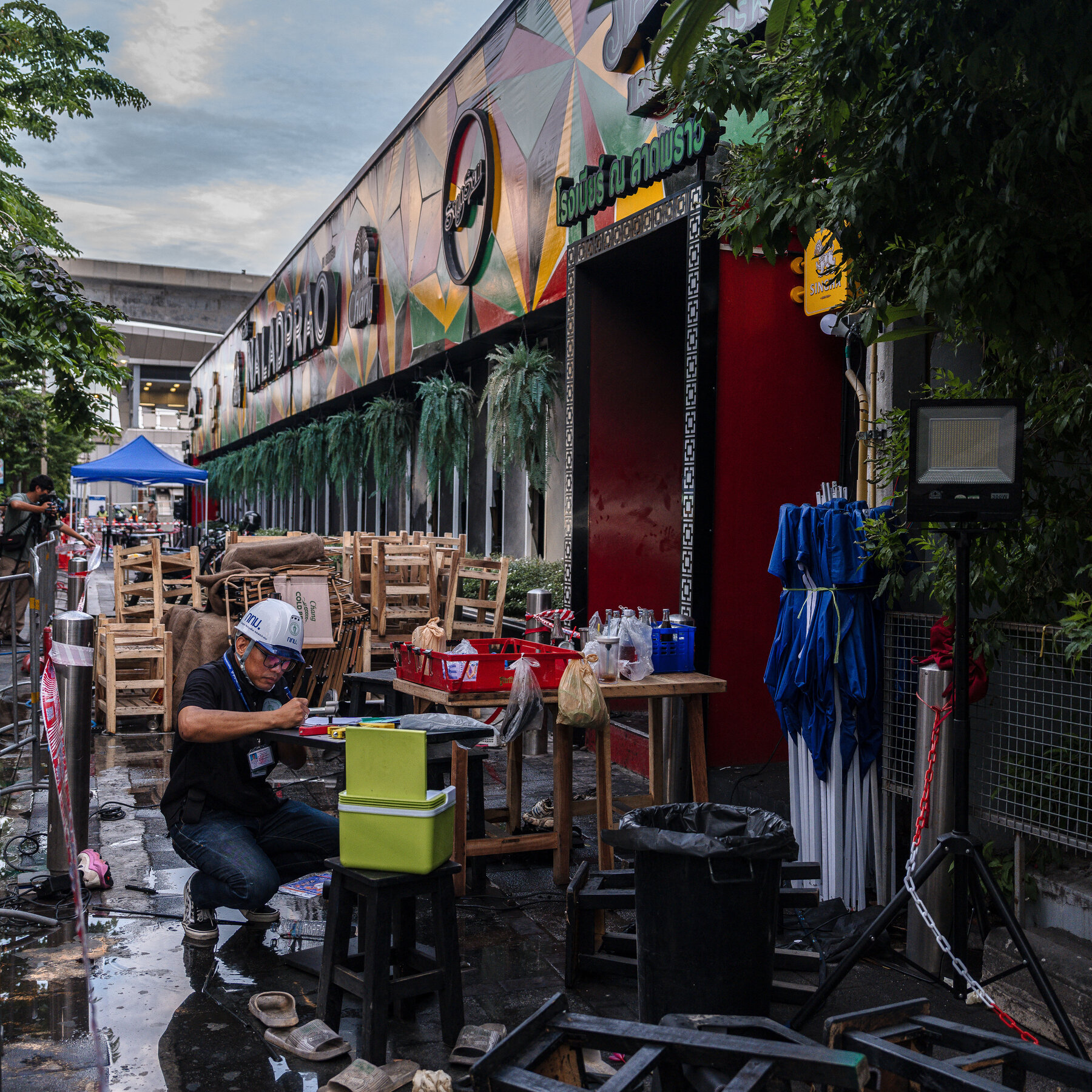 Fire in Bangkok Bar Leaves at Least 27 Dead