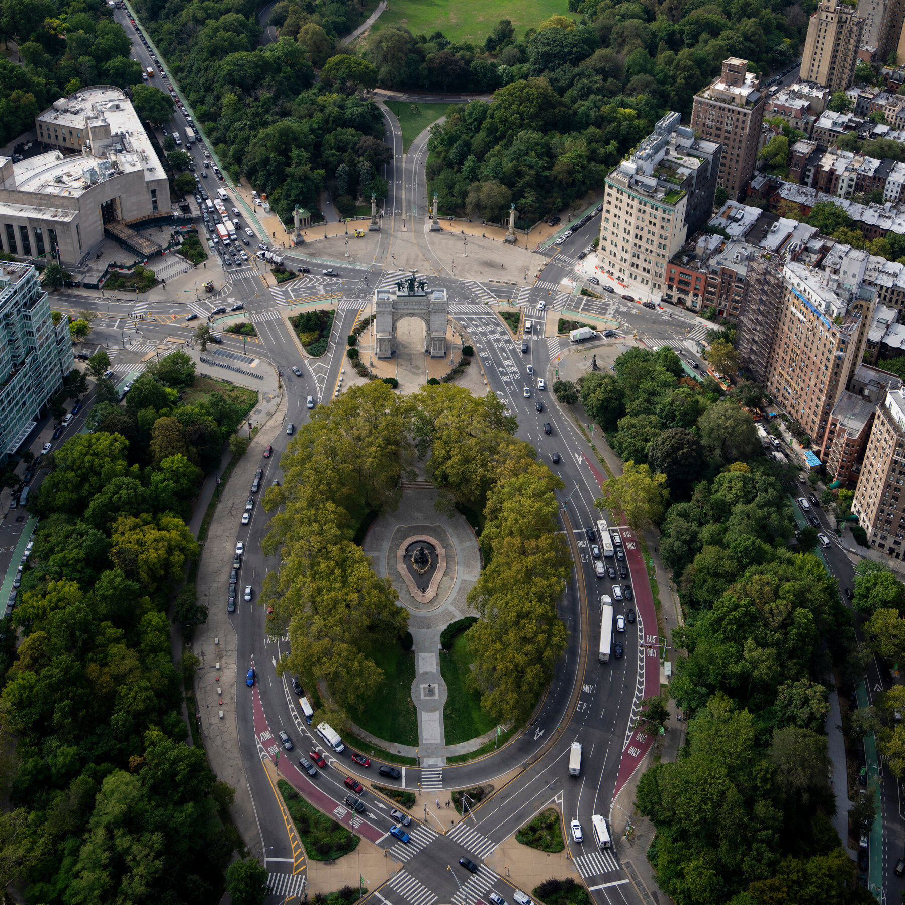 Can Brooklyn’s Grand Army Plaza Be Car-Free? Mamdani Says Yes.
