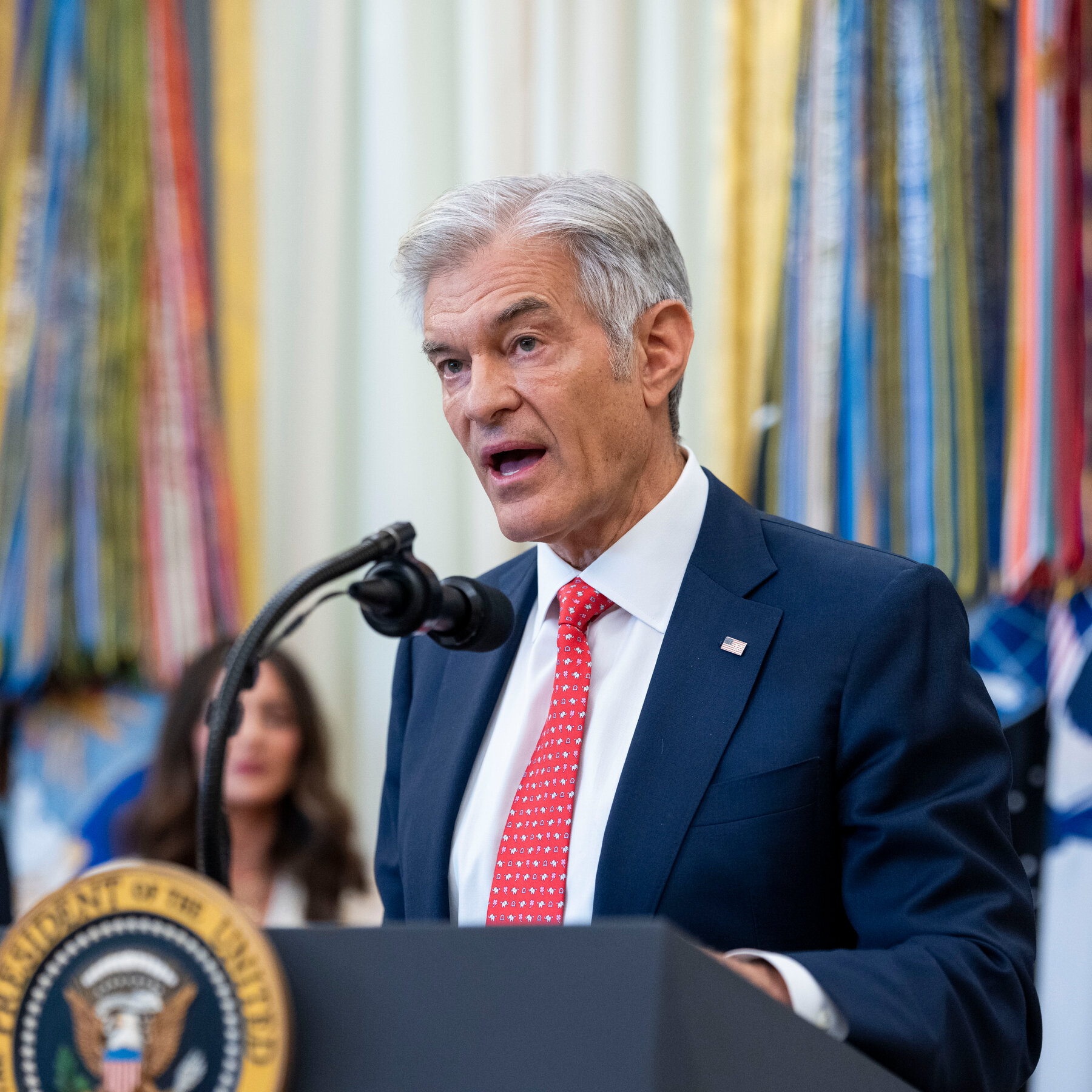 In Tense Meeting, Dr. Oz Pressed Medical Societies on Trans Care for Teens