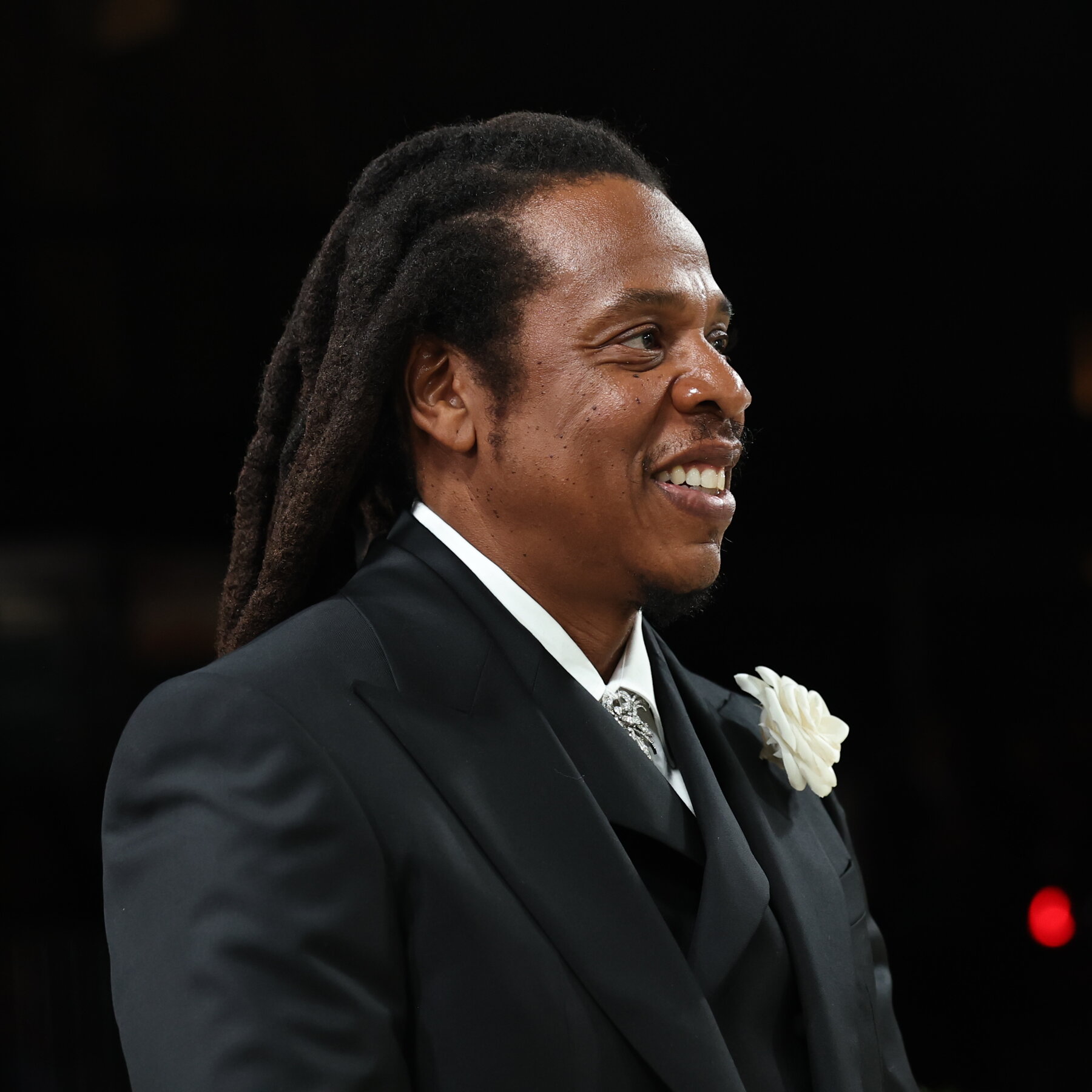 Jay-Z Concert at Yankee Stadium Is Delayed for Hours
