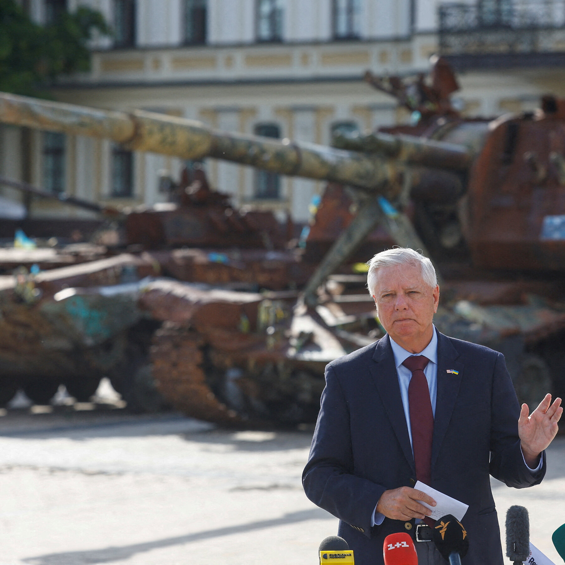 Lindsey Graham’s Death Leaves Fate of Russia Sanctions Bill Uncertain