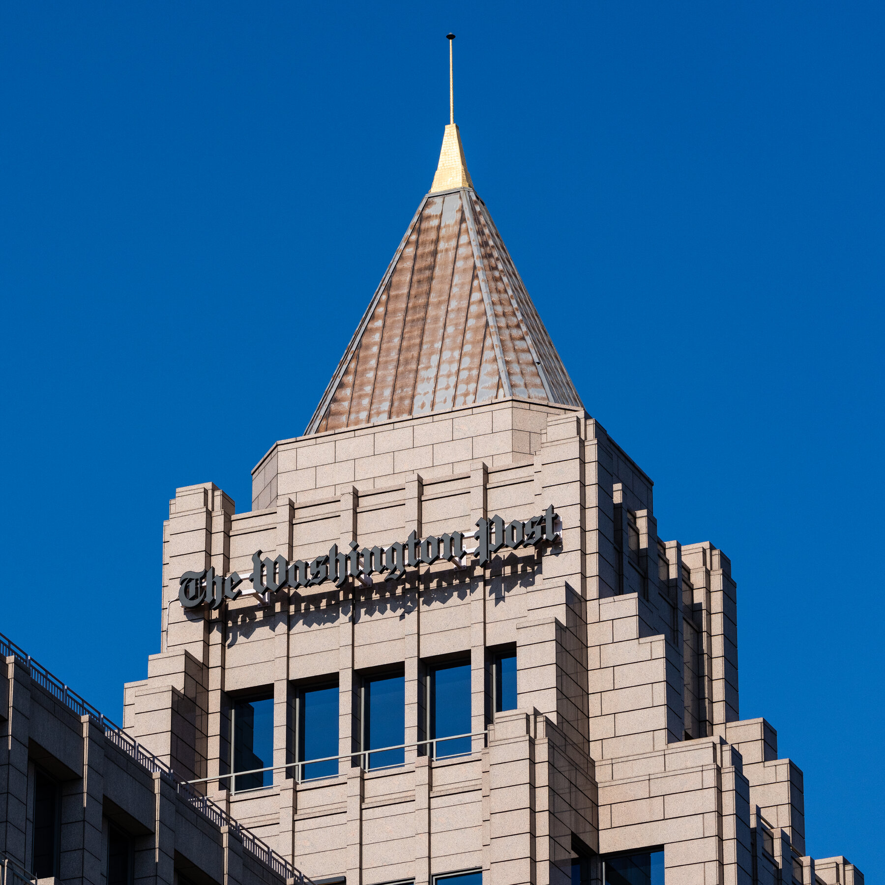 F.B.I. Searches Home of Washington Post Journalist for Classified Documents