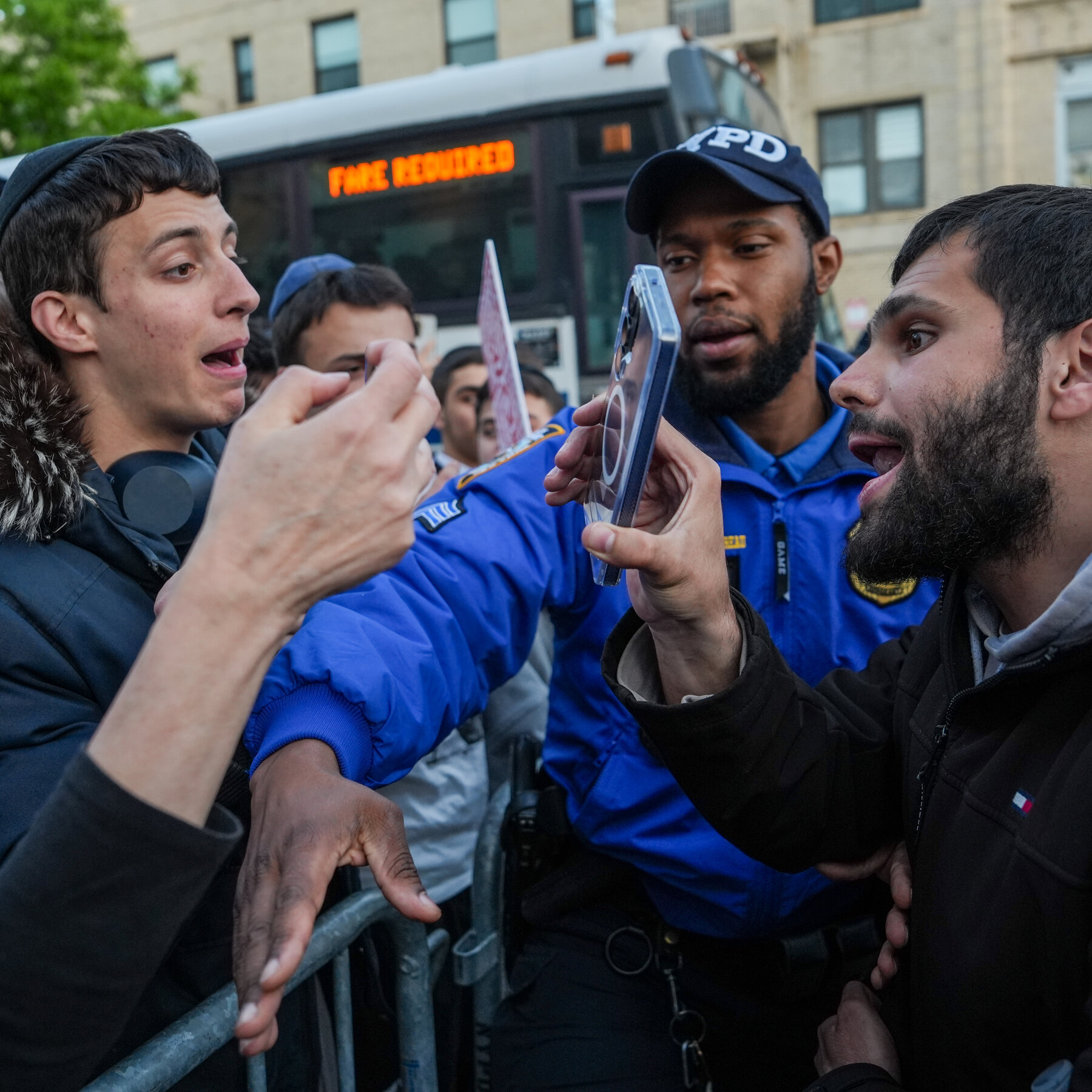 How Fights Over West Bank Settlements Are Unfolding at N.Y.C. Synagogues