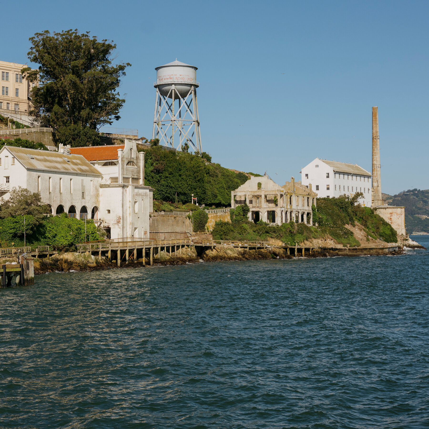 One Dead and Two Missing in San Francisco Bay After Boat Capsizes Near Alcatraz
