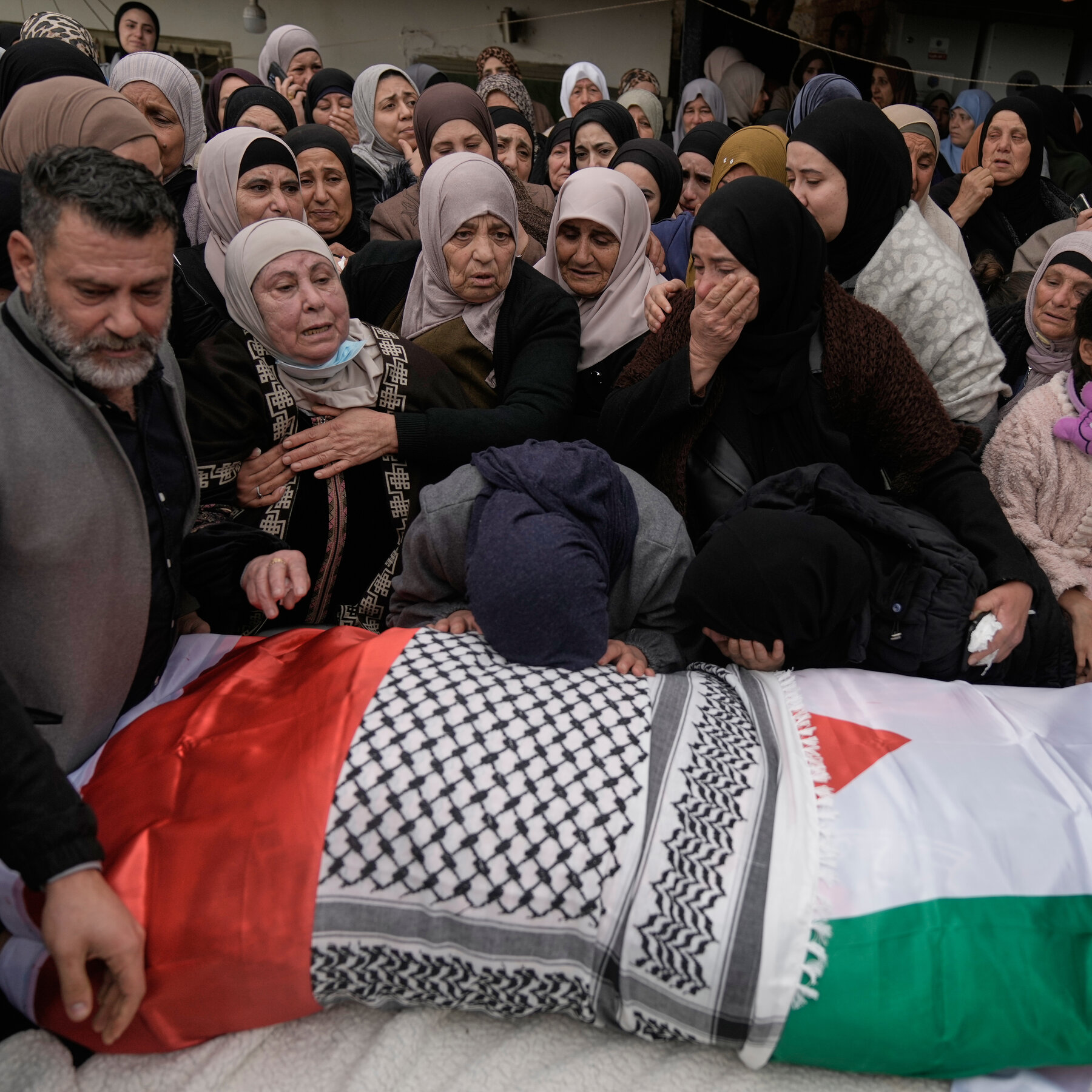 4 Palestinians Killed When Israeli Forces Open Fire on West Bank Family