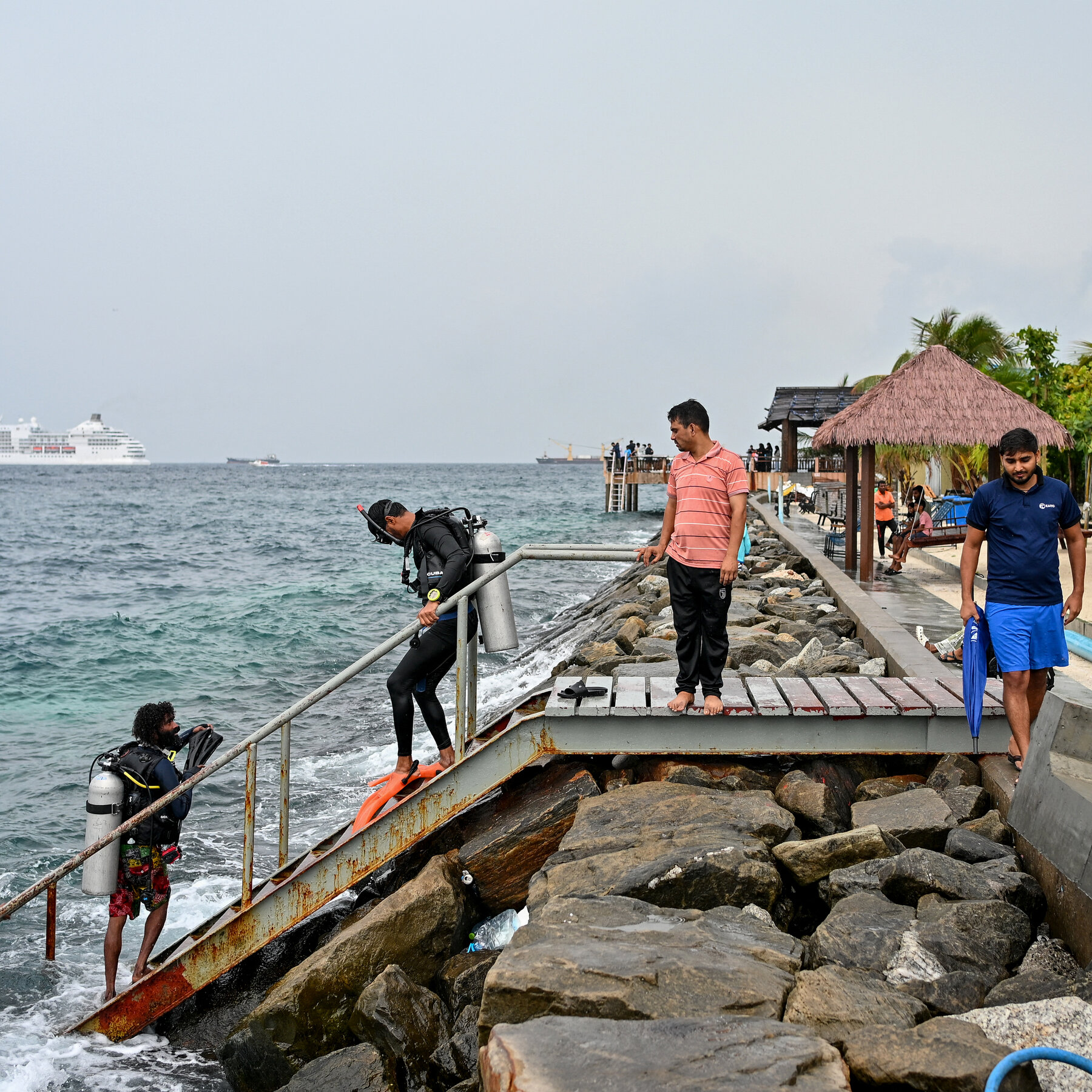 Five Italians Die While Scuba Diving Deep Caves in the Maldives
